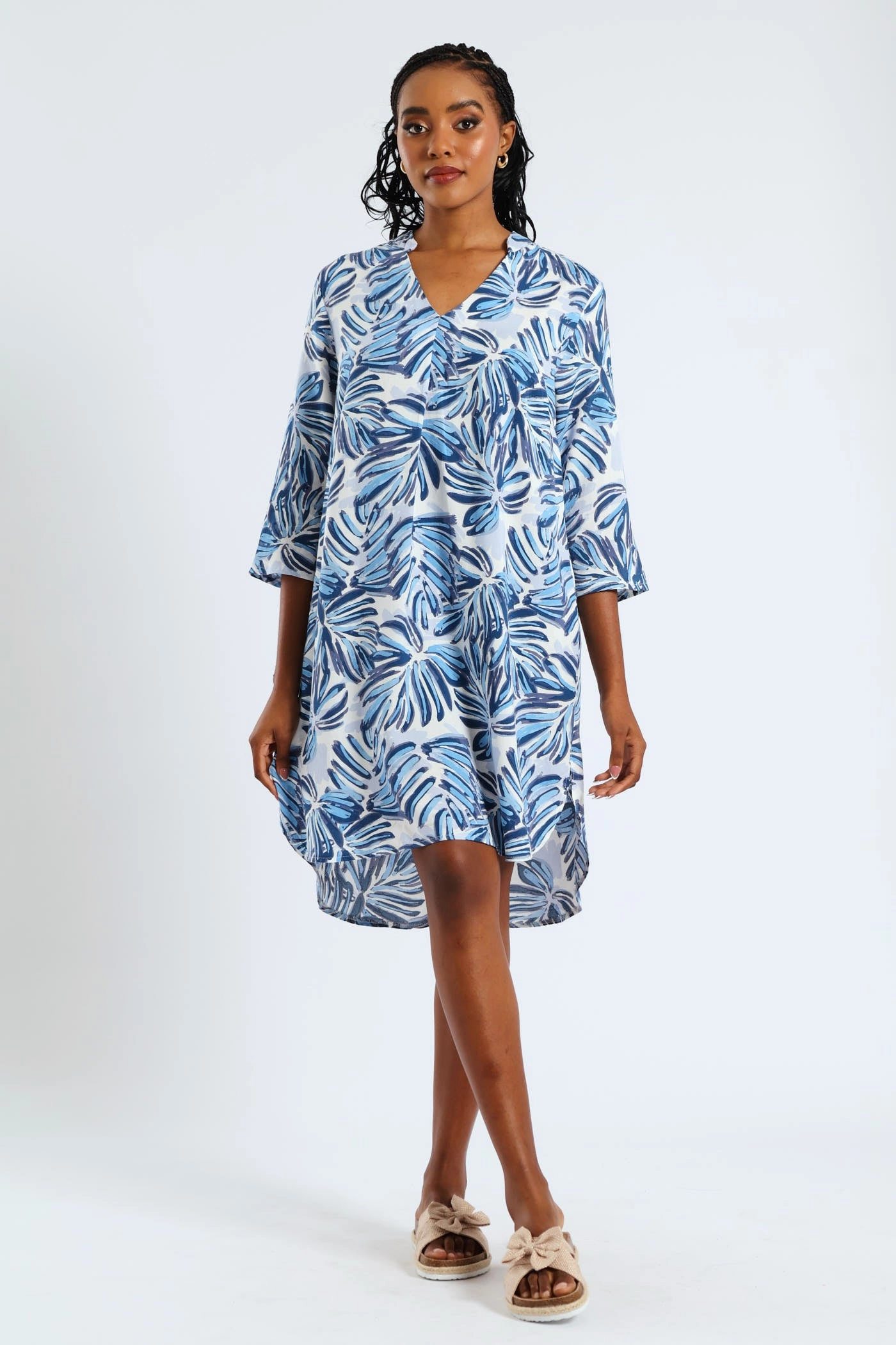 Trendy Fit 3/4 Sleeve Mandarin Collar Pleat Front Printed Shift Dress - White/Blue