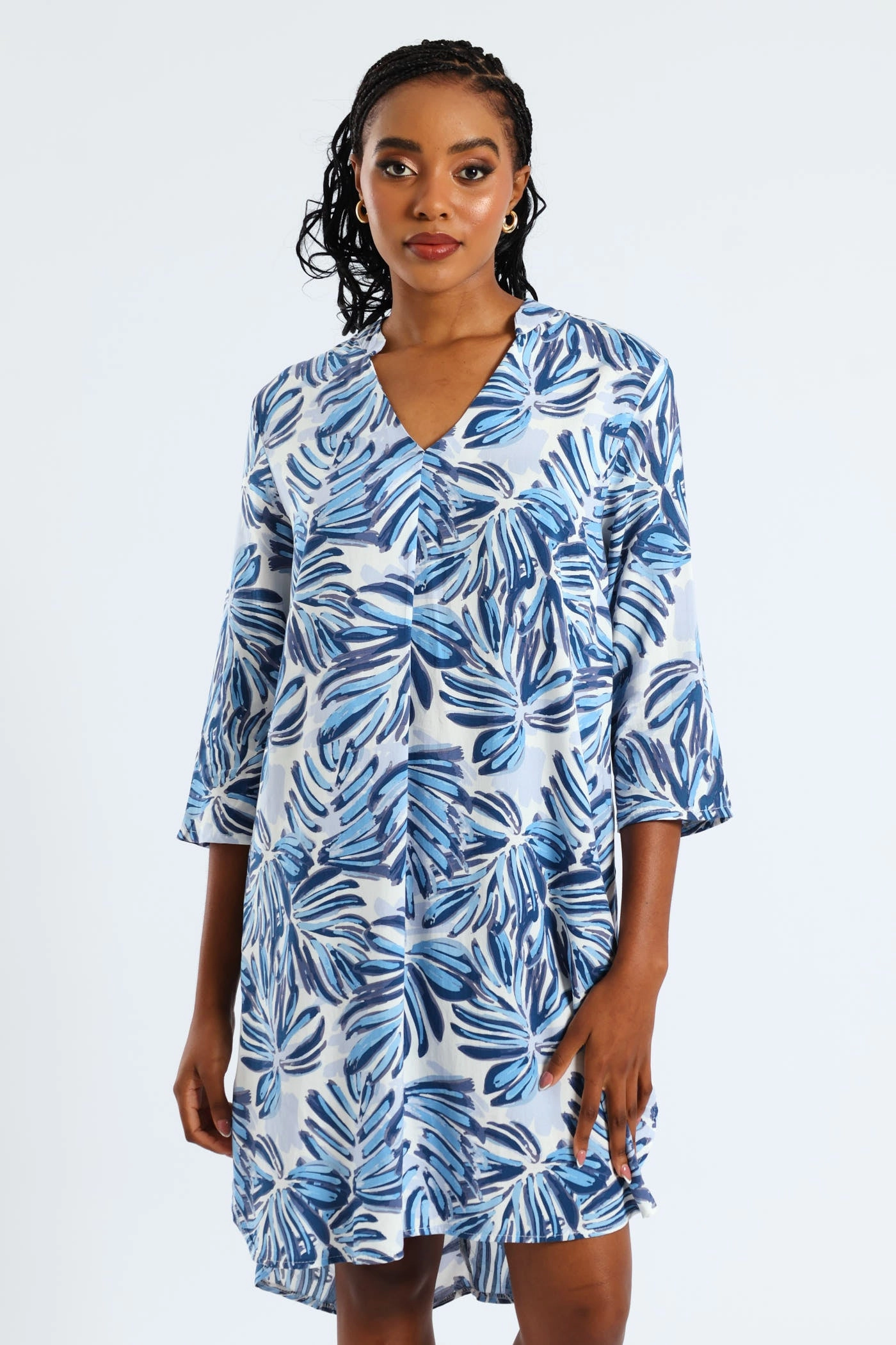 3/4 Sleeve Mandarin Collar Pleat Front Printed Shift Dress - White/Blue City Style Pearl-Detail