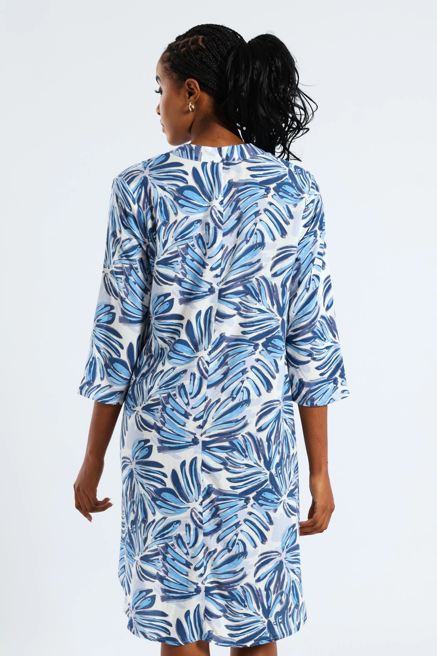 3/4 Sleeve Mandarin Collar Pleat Front Printed Shift Dress - White/Blue Trendy Wearable Timeless Fit