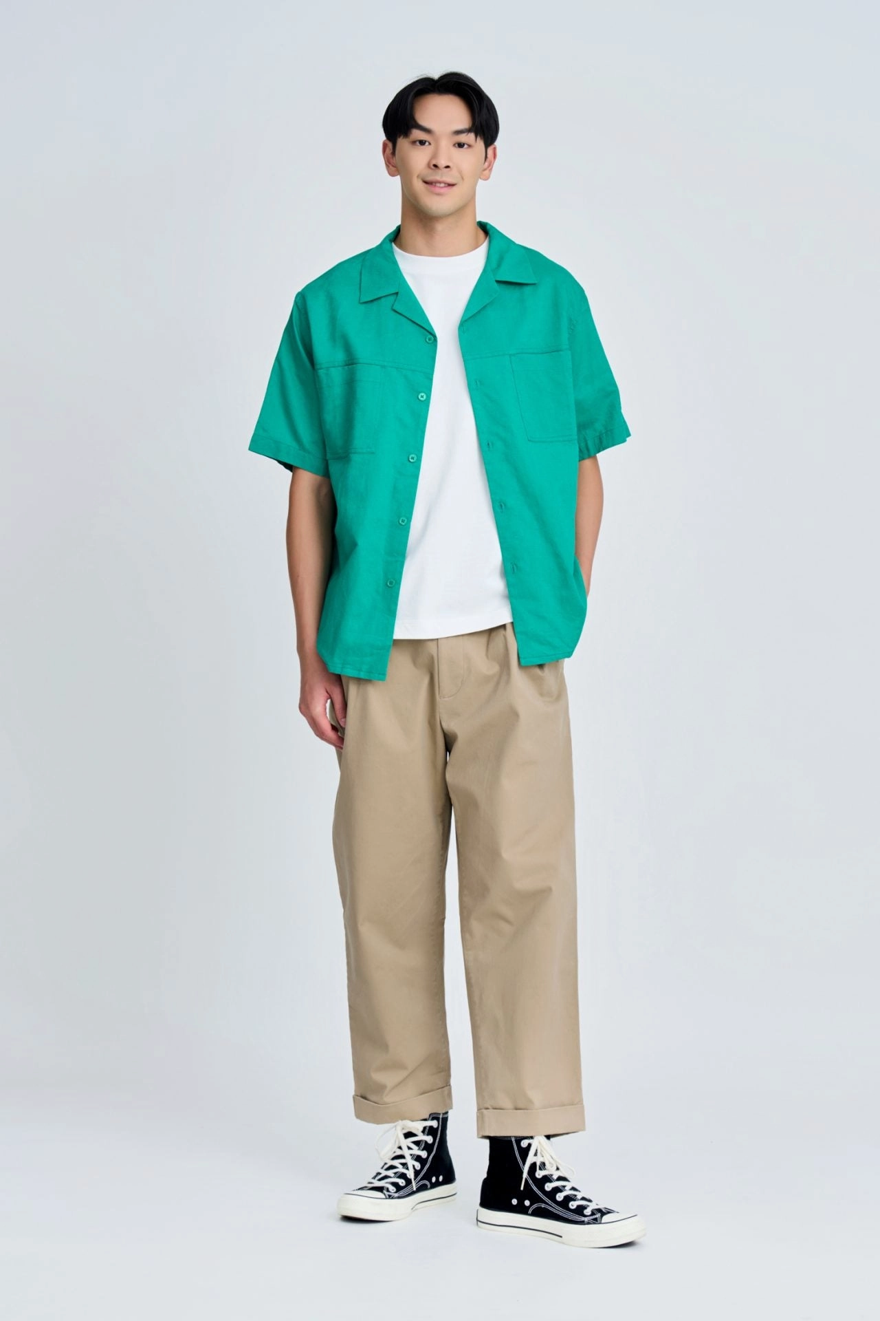 (B) Classic Relaxed-Fit Crew Neck Tee - White Sleeveless Tee OdorResistant Fabric