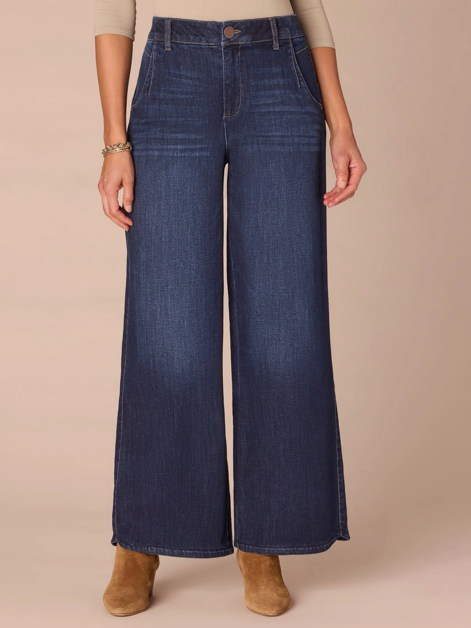 Fashion Lover Minimalist "Ab"solution? Skyrise Petite Wide Leg Jeans with Tulip Hem