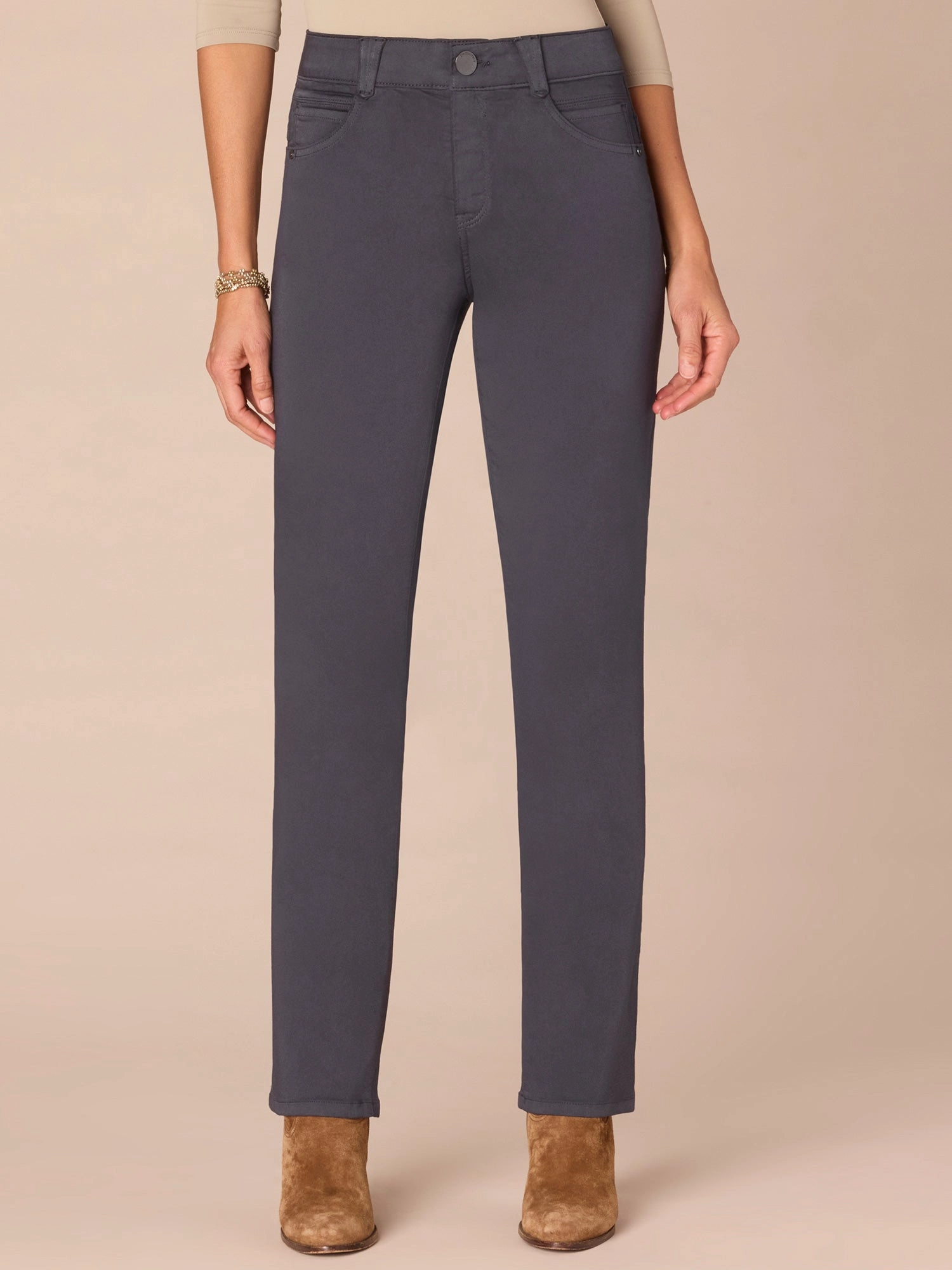 "Ab"solution? Straight Leg Tall Colored Jeans Streetwear Fan Minimalist Style Sustainable Denim Production