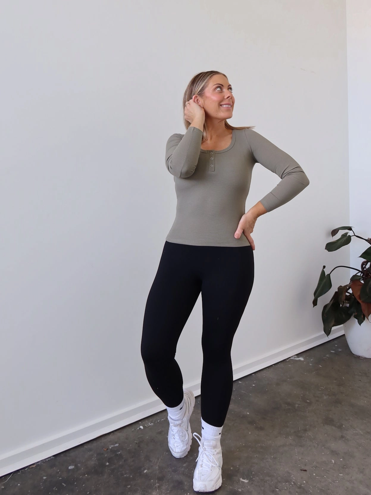 Prudence Top - Khaki Crochet Anti Pilling