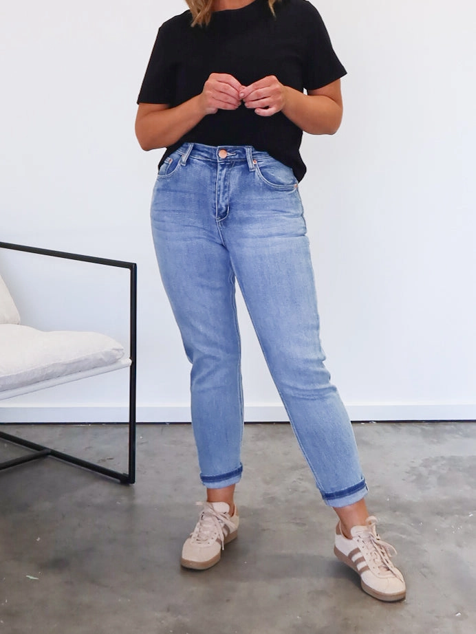 Go-To Basic Ready to Wear Aidan Jeans - no rips