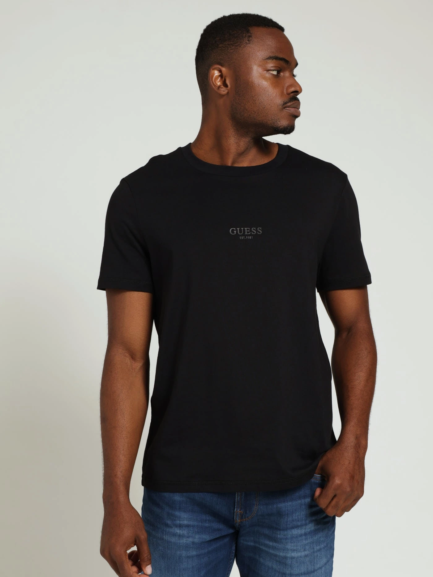Aidy Tee - Black Effortless Look