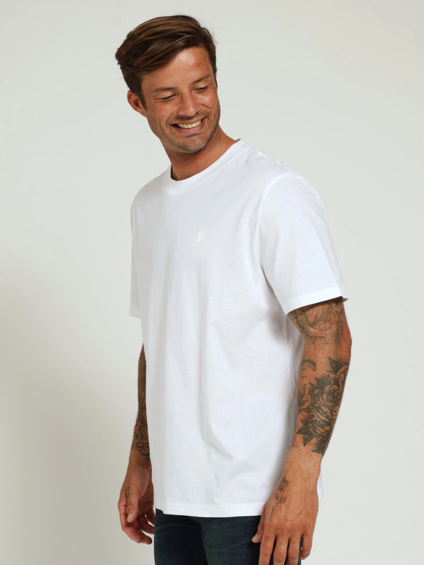 Ribbed Collar Design Breathable Look Plain Tee - White