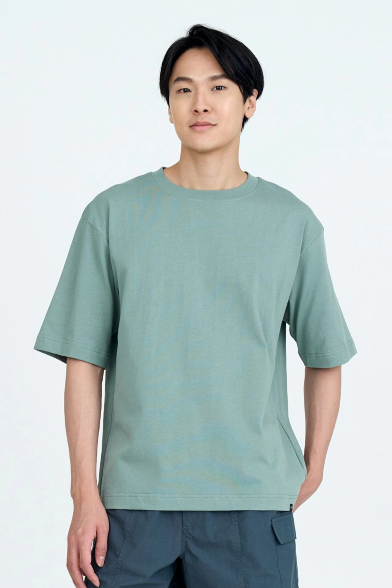 (B) Classic Relaxed-Fit Crew Neck Tee - Moss [AT] Everyday Look