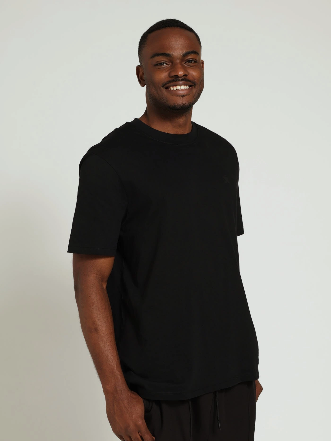 Street Smart Look Plain Tee - Black