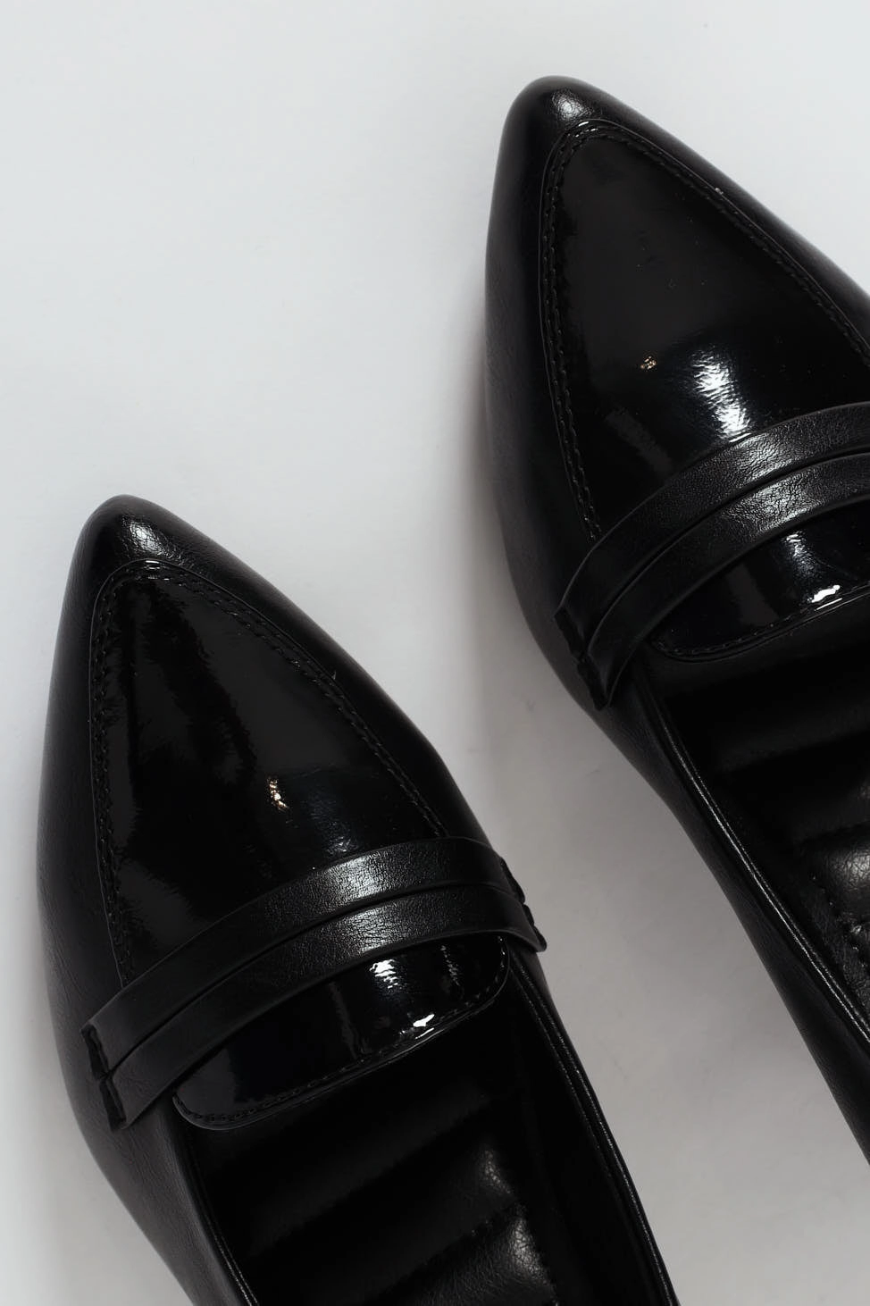 Luxe Mood Dina Pointed Toe Mocassin Detail Upper Court Heel - Black