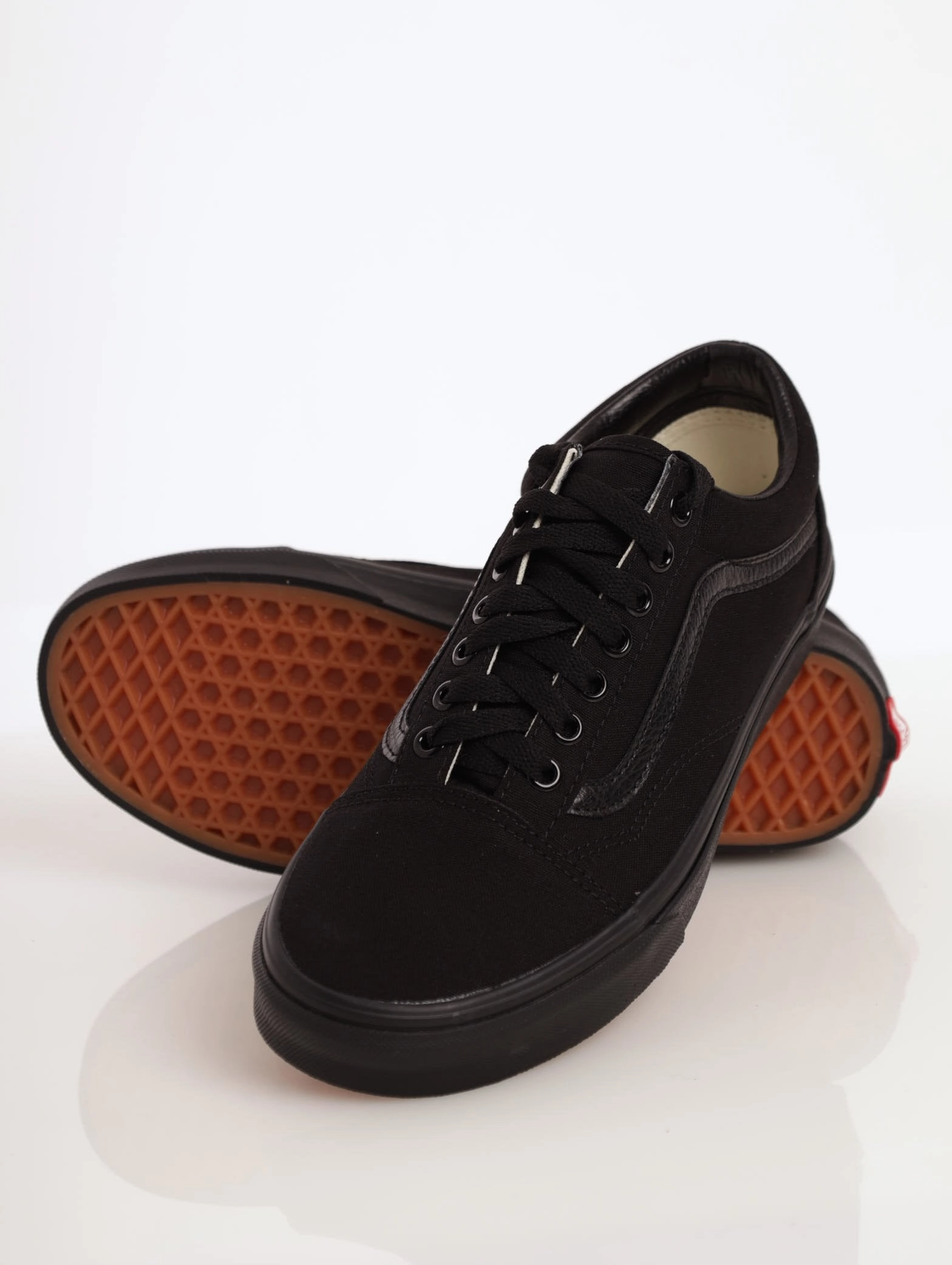 Men's Old Skool Sneaker - Black Refined performance Elevated shock absorption