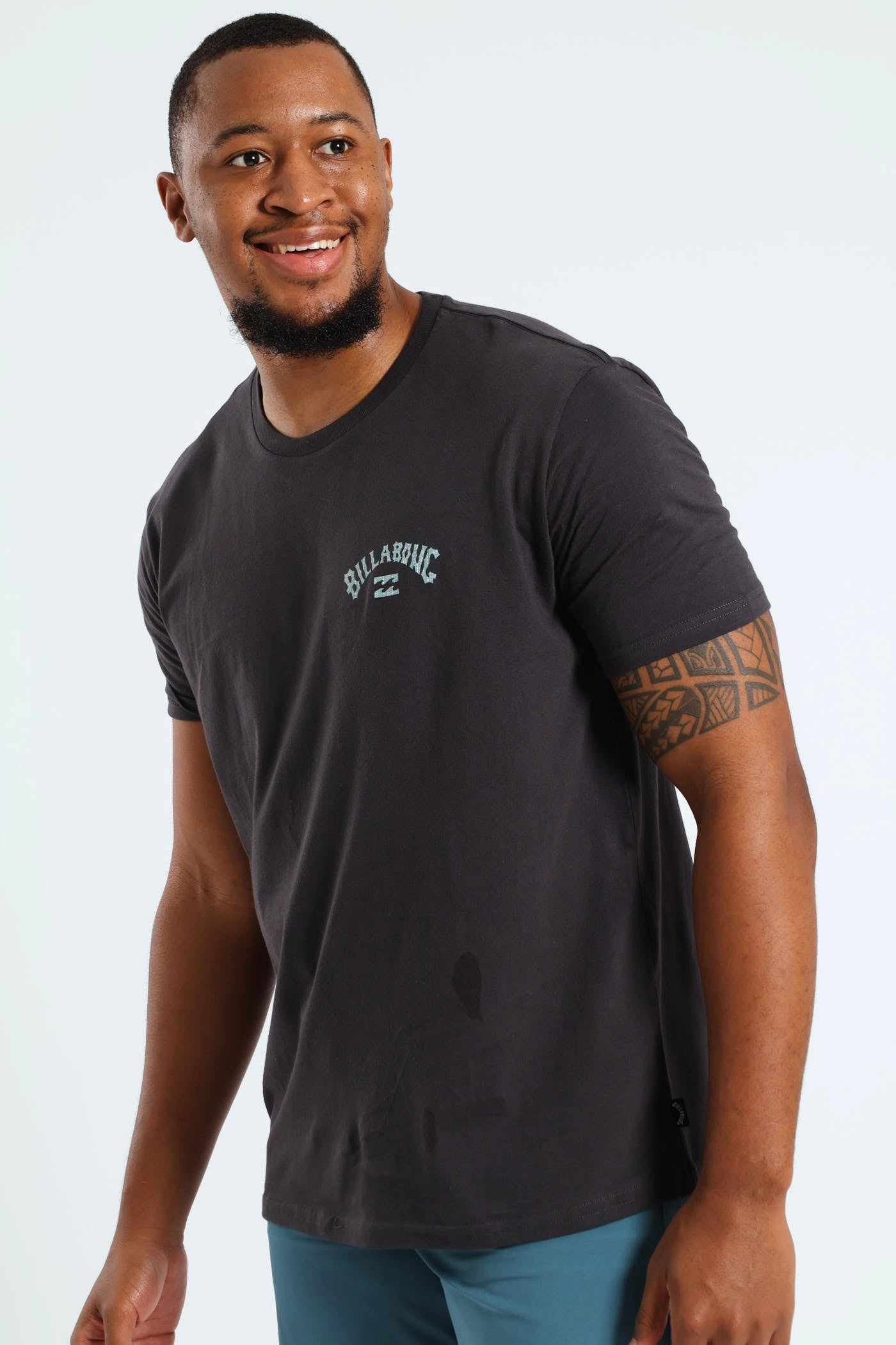 Arch Fill Tee - Black Feminine Touch