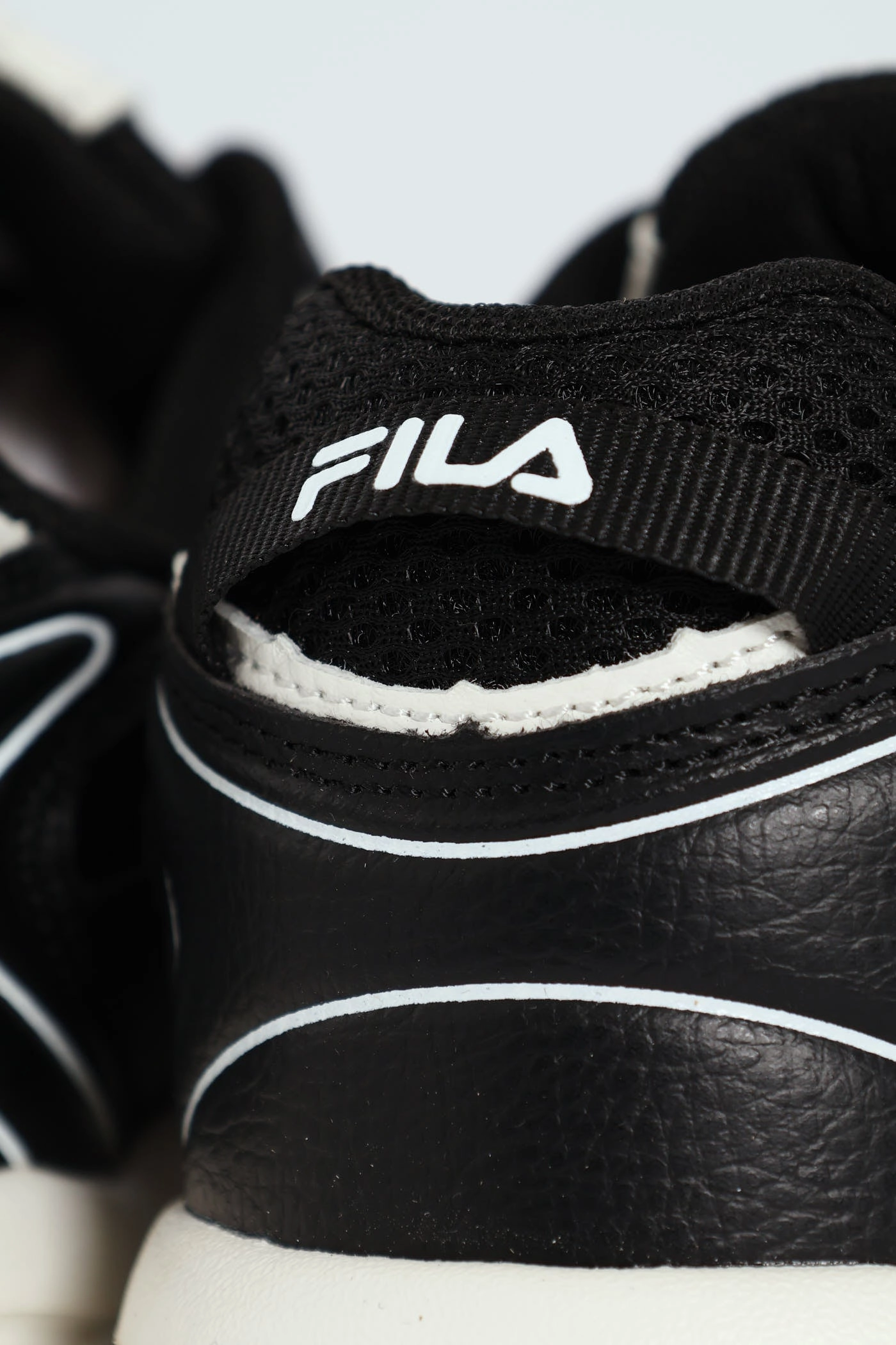 Arturo Lace Up Trainer - Black/White Anti Friction Collar