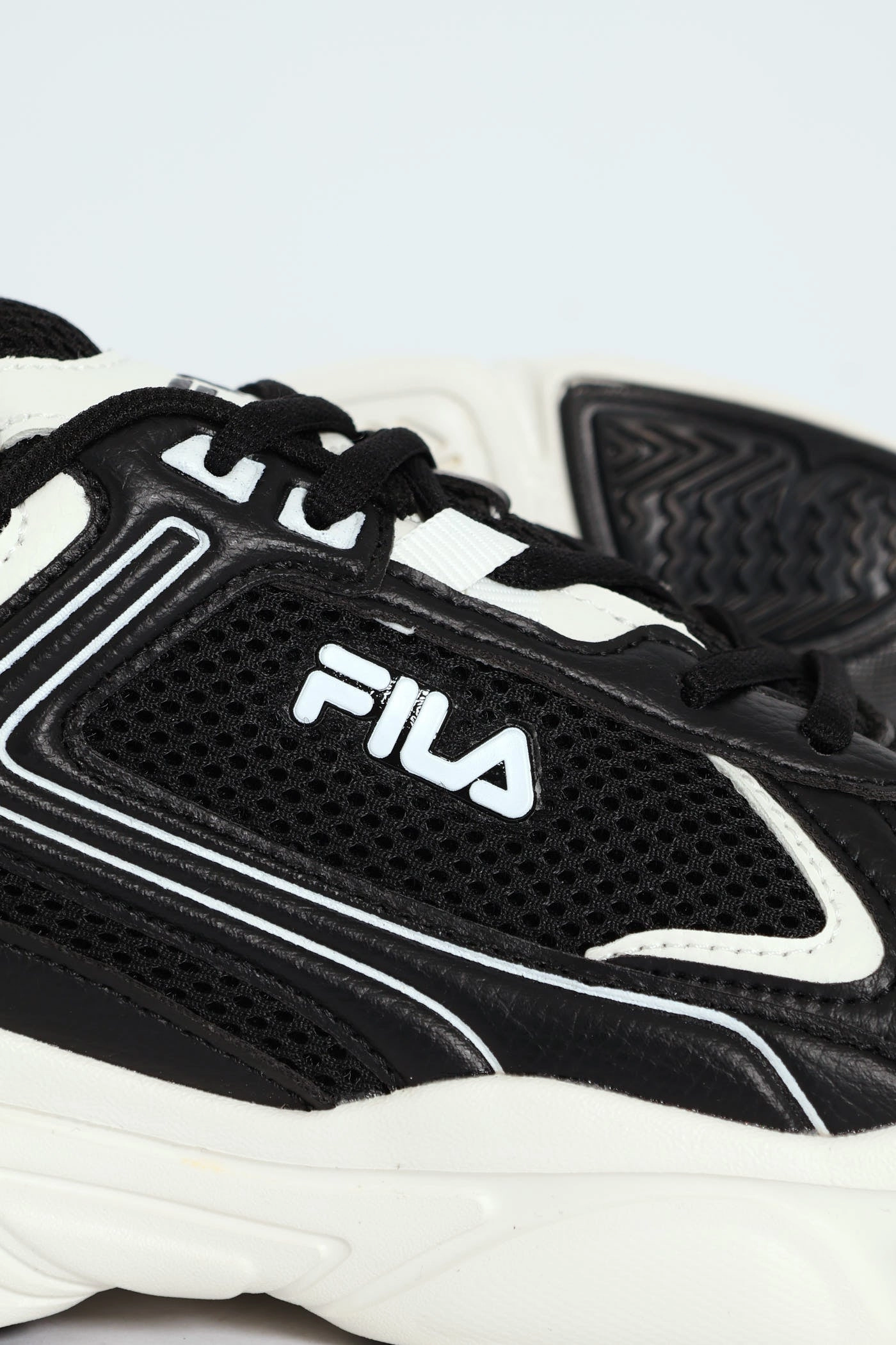 Arturo Lace Up Trainer - Black/White Soft Leather