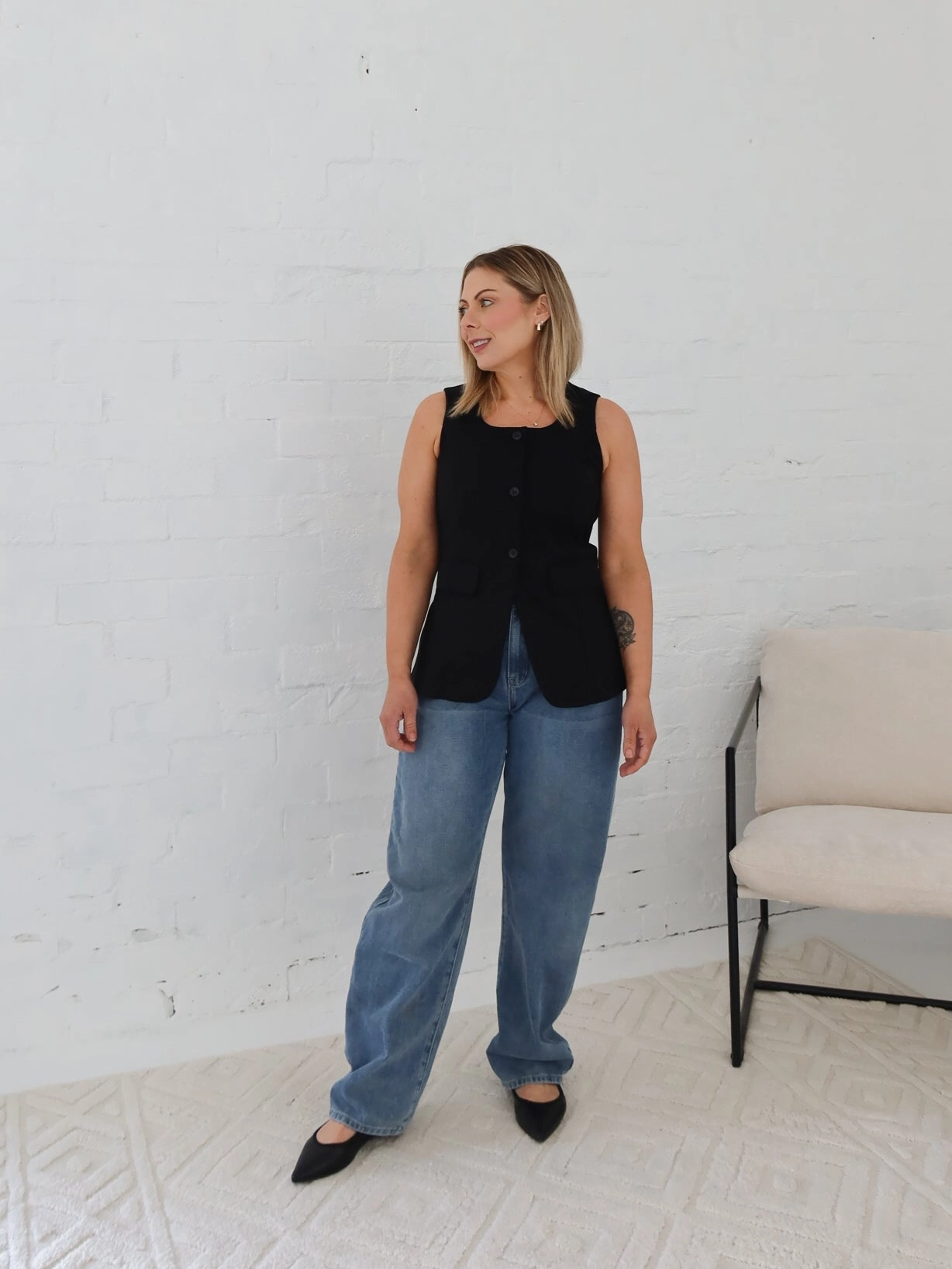 Atlas Barrel Jeans- Light Clean Silhouette