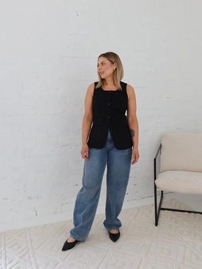 Atlas Barrel Jeans- Light Clean Silhouette