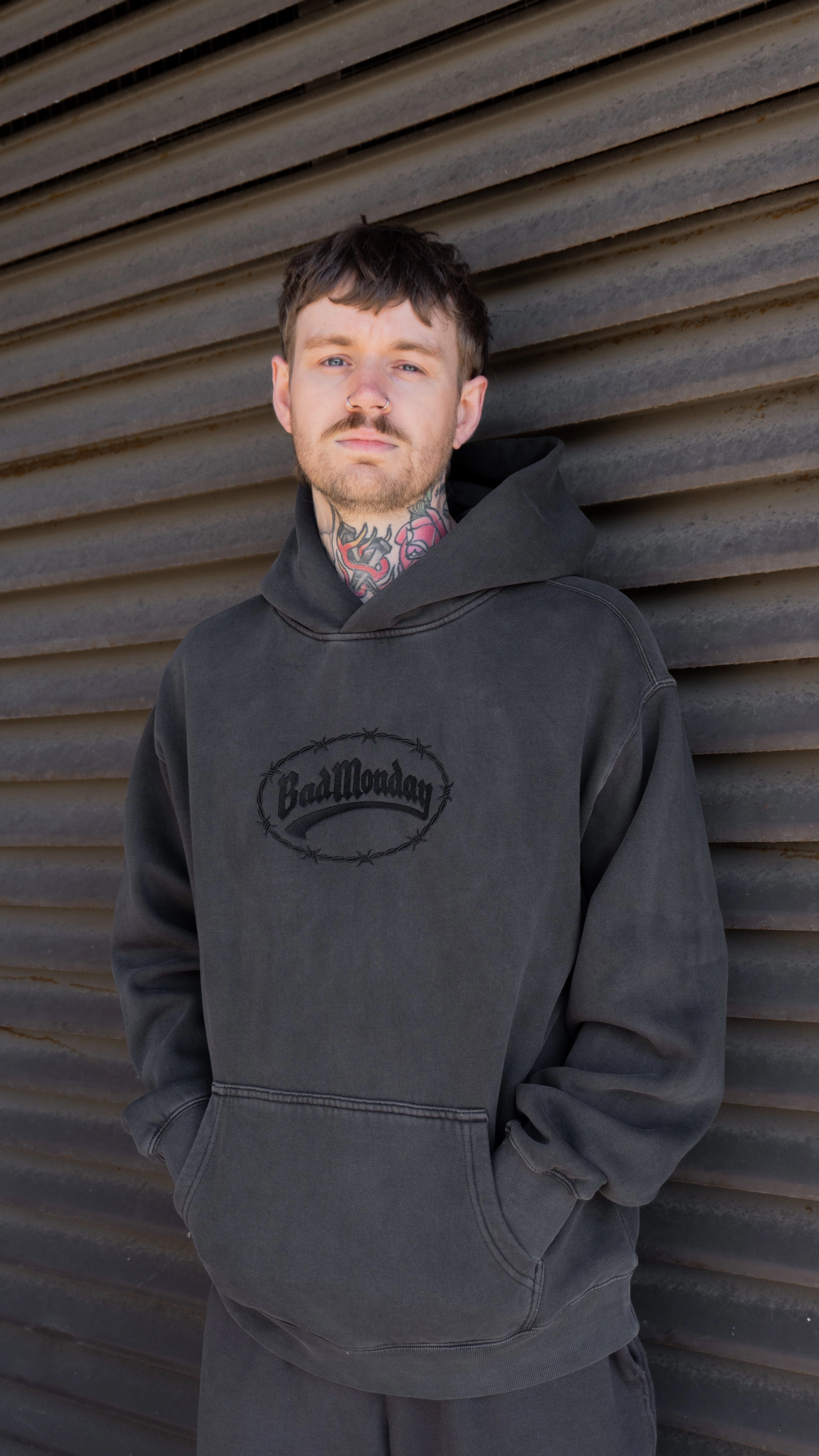 Barbed Logo Embroidered Relax Hoodie Taped Seam Waterproofing Anti Glare Trim