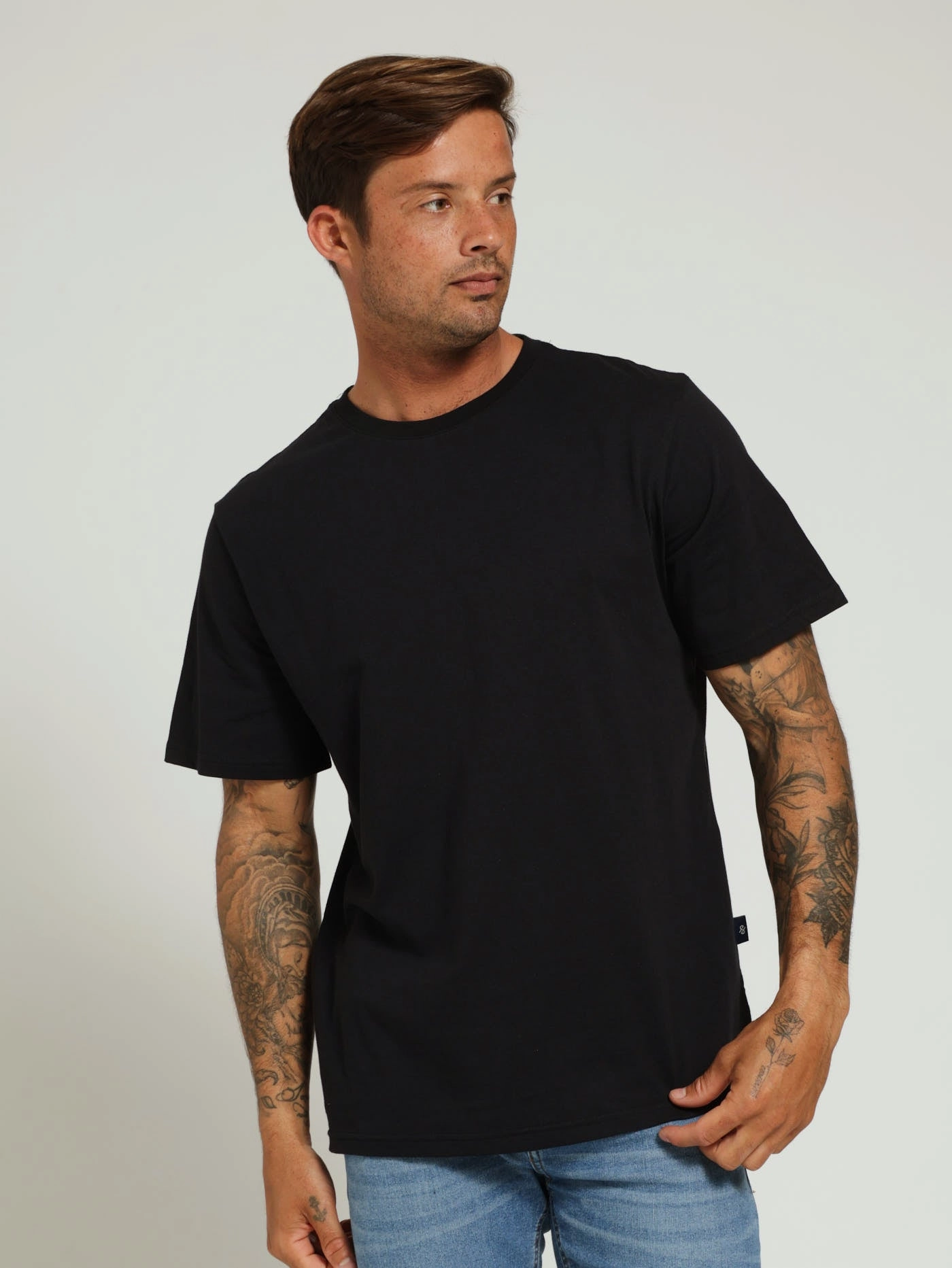 Temperature Control Fabric Chic and Soft Basic Crew Neck Tee - Black