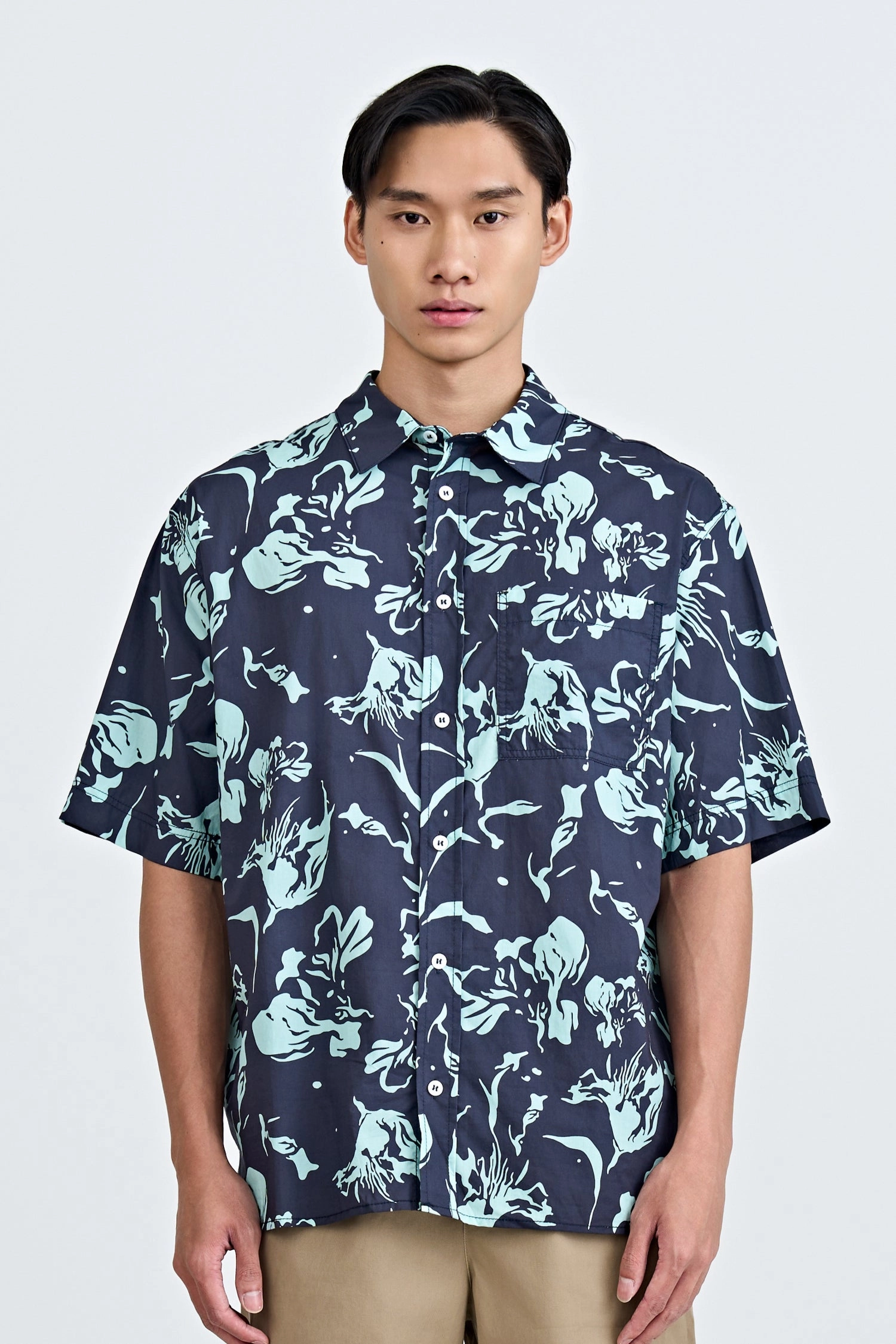 Comfortable Style hypoallergenic Relaxed Cut Floral Shirt - Floral Navy [AT]