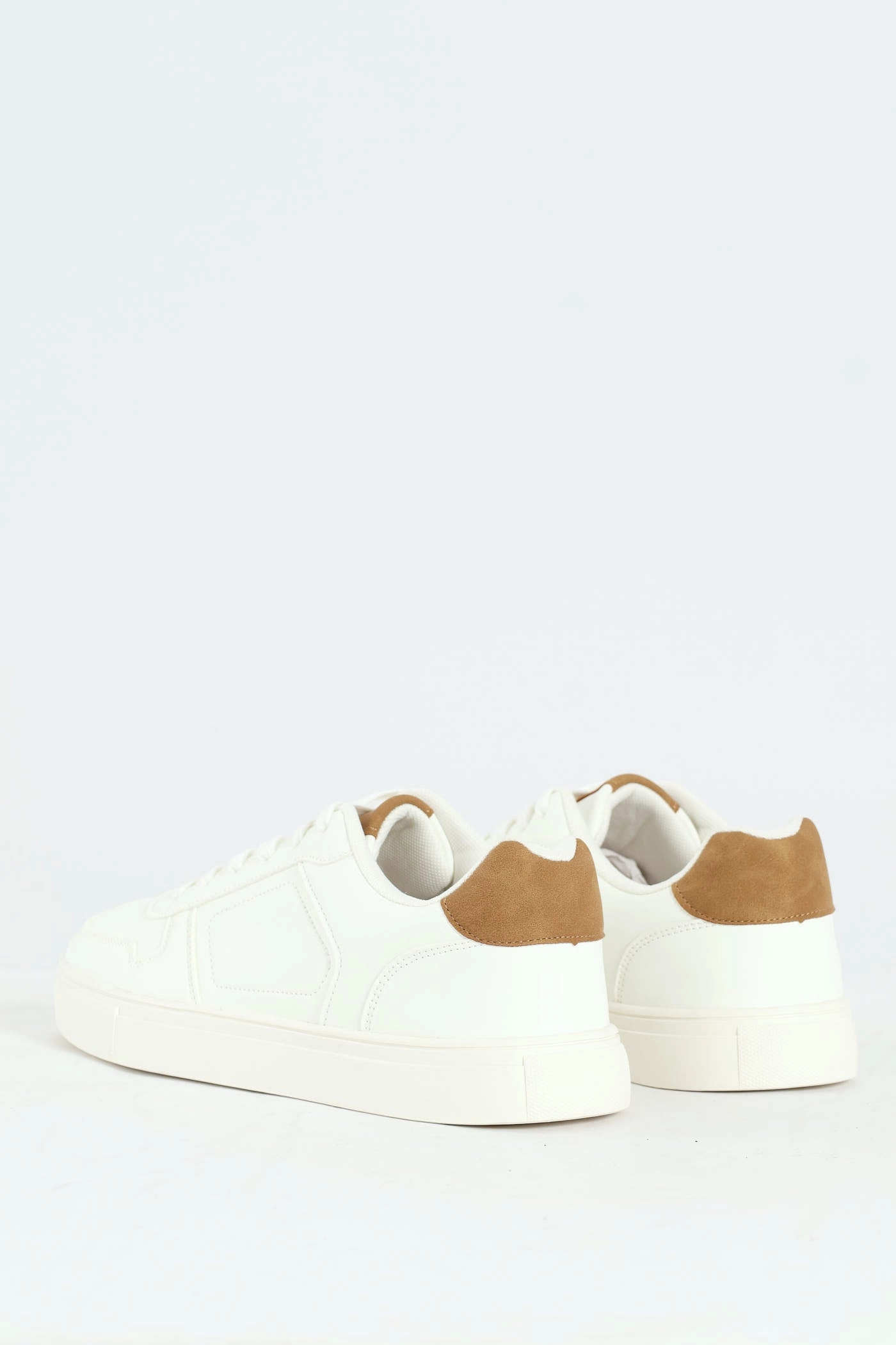 Wear comfort Basic Lace Up Sneaker - White