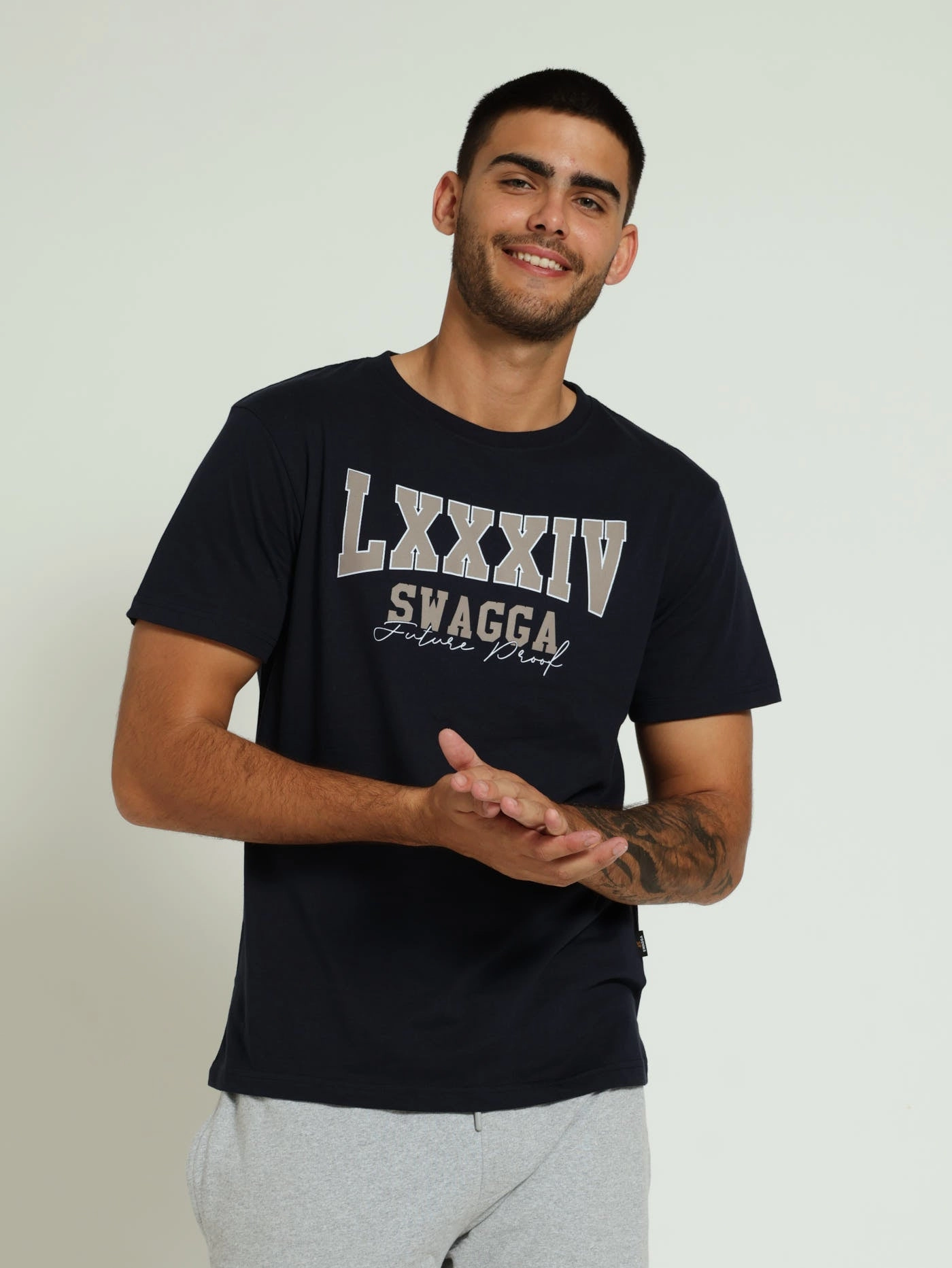 Versatile Layering Piece Light and Soft Basic Print Tee - Navy
