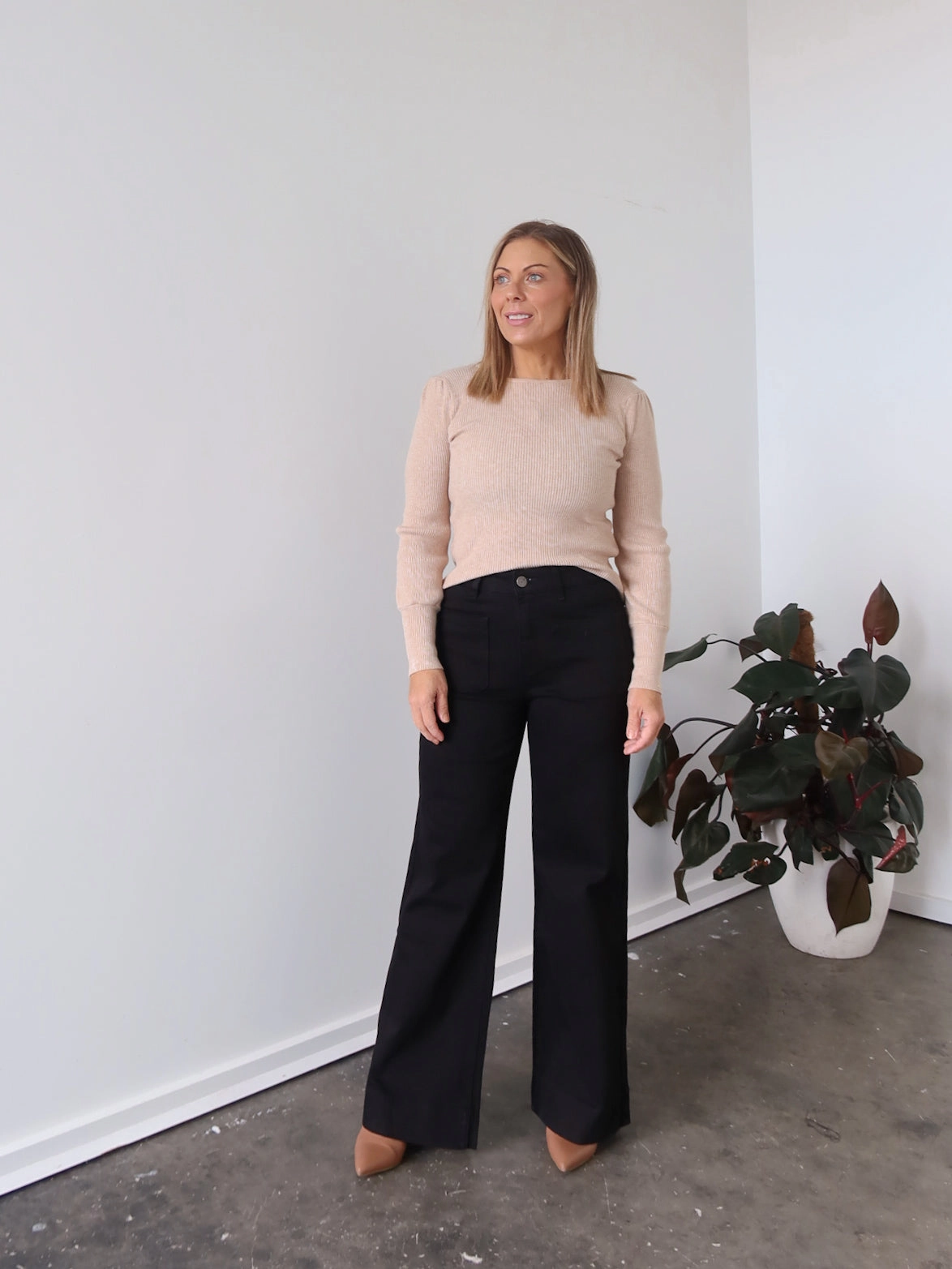 Style Focus Morning Stroll Streetwear Fan Bentley Jeans - Black