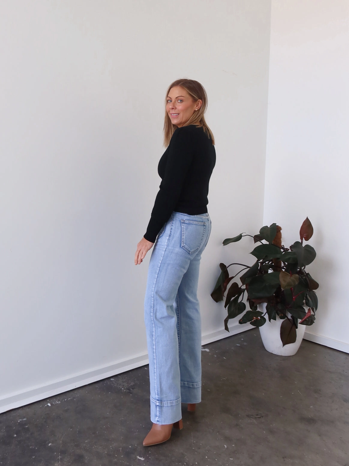 Bentley Jeans - Light Blue Balanced Wardrobe Minimal Fashion