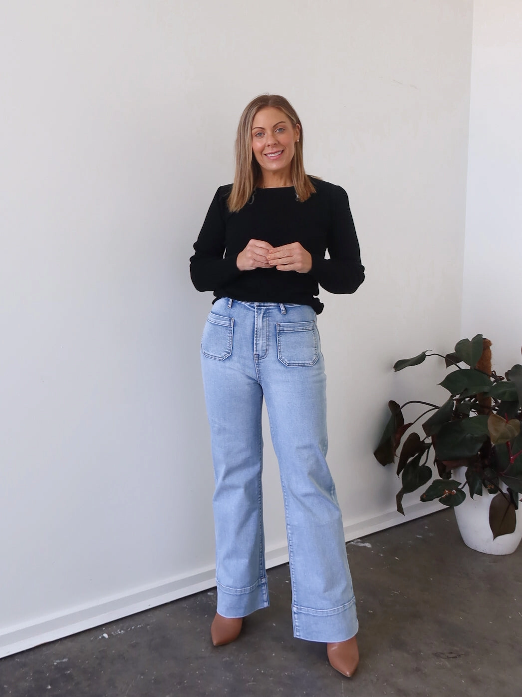 Bentley Jeans - Light Blue Classic Outfit Formal City Walk Party Look