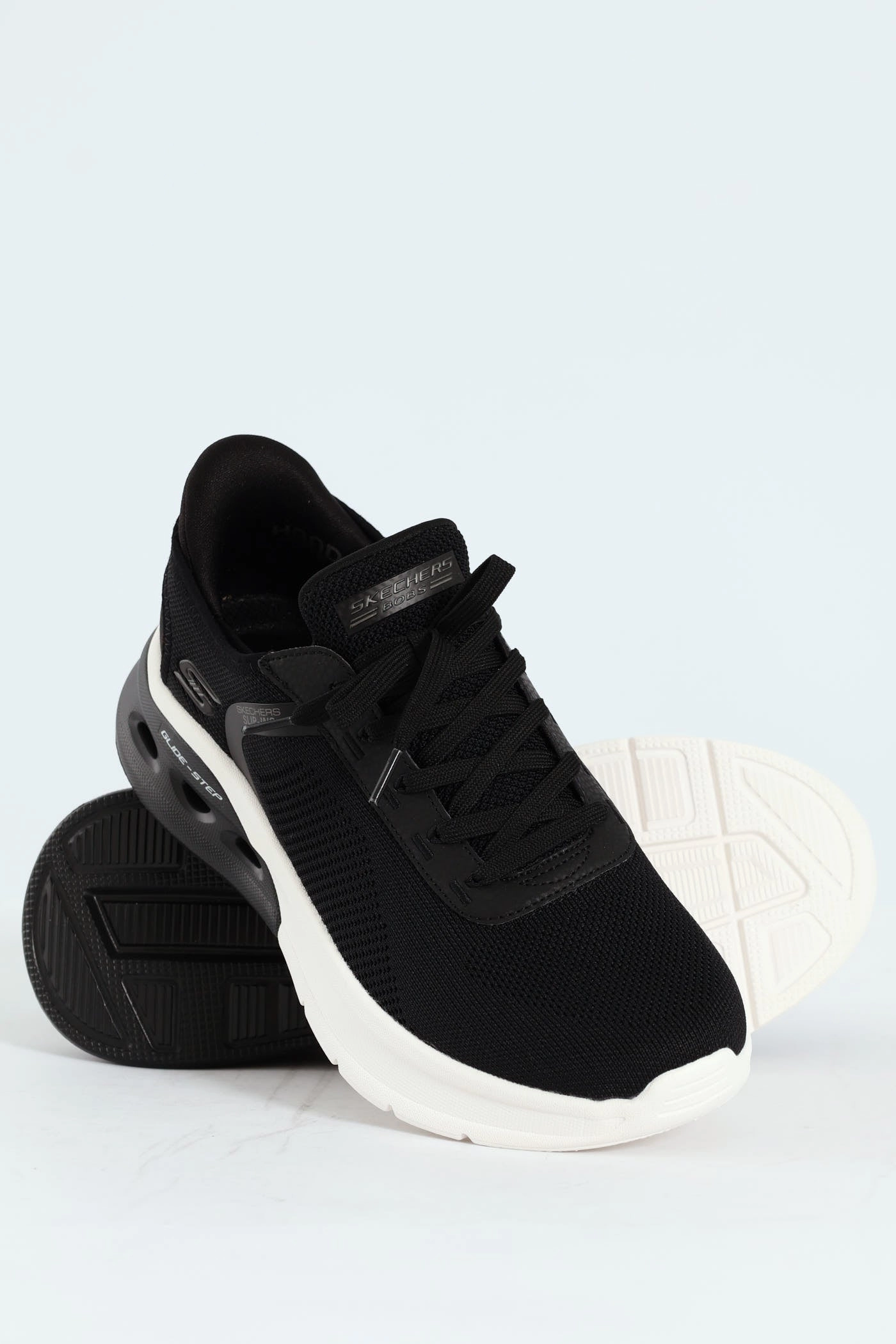 Bobs Arc Waves 2.0 Sneaker - Black/White Weekend Ready Quick Adaptation