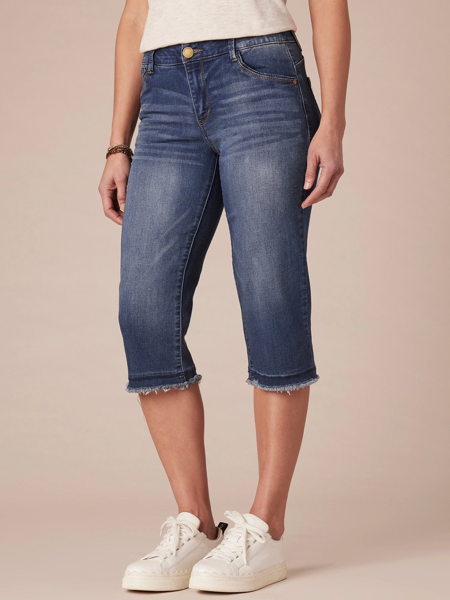Minimal Shrinkage Fabric Artist Vibe Comfy "Ab"solution? Blue Denim Petite Fray Hem Skimmer Capri