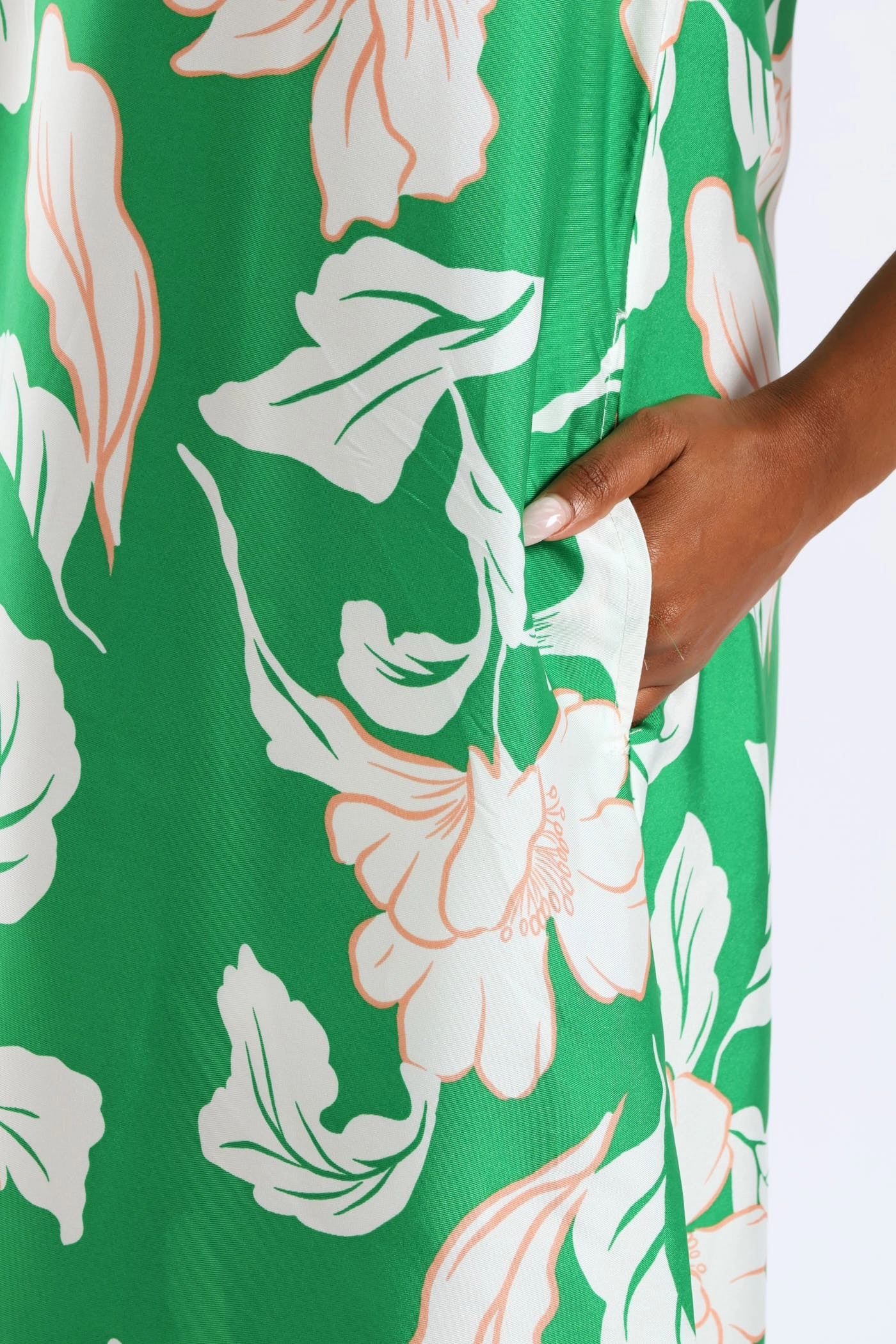 Practical work-to-play piece Bow Ties V-Neck Border Print Midaxi Dress - White/Green