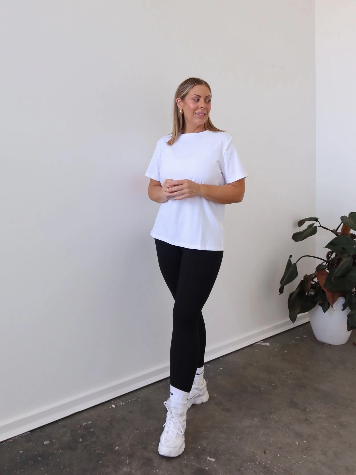 Breathable Hoodie Brady Tee - White