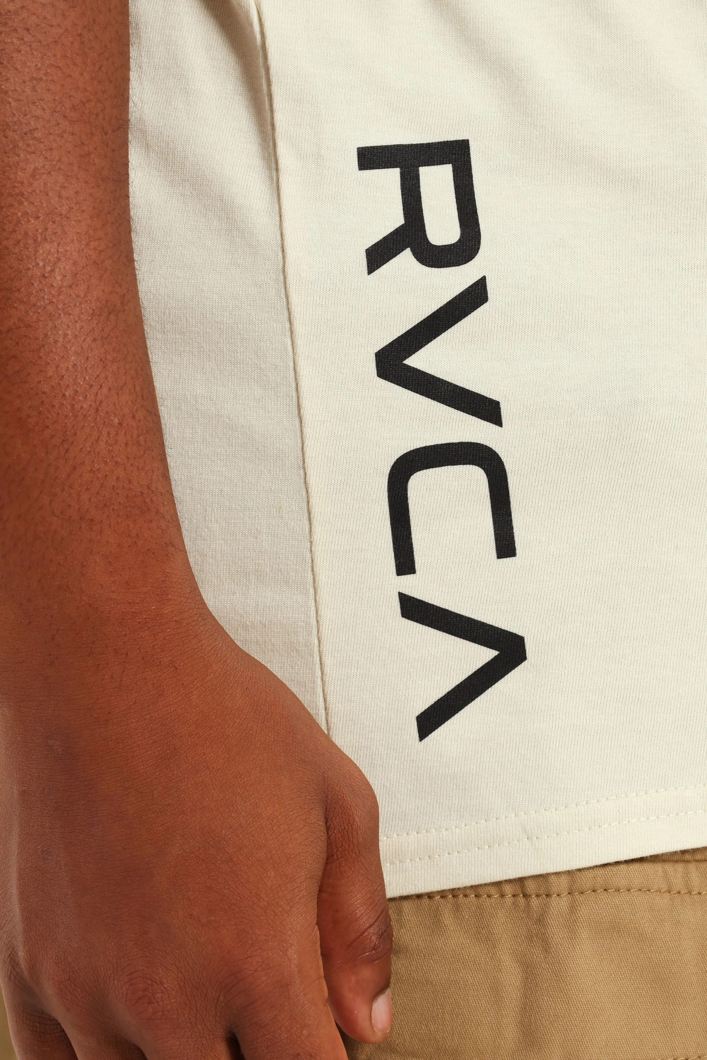 2X Short Sleeve Tee - Off White Breathable Yarn Composition Playful Prints