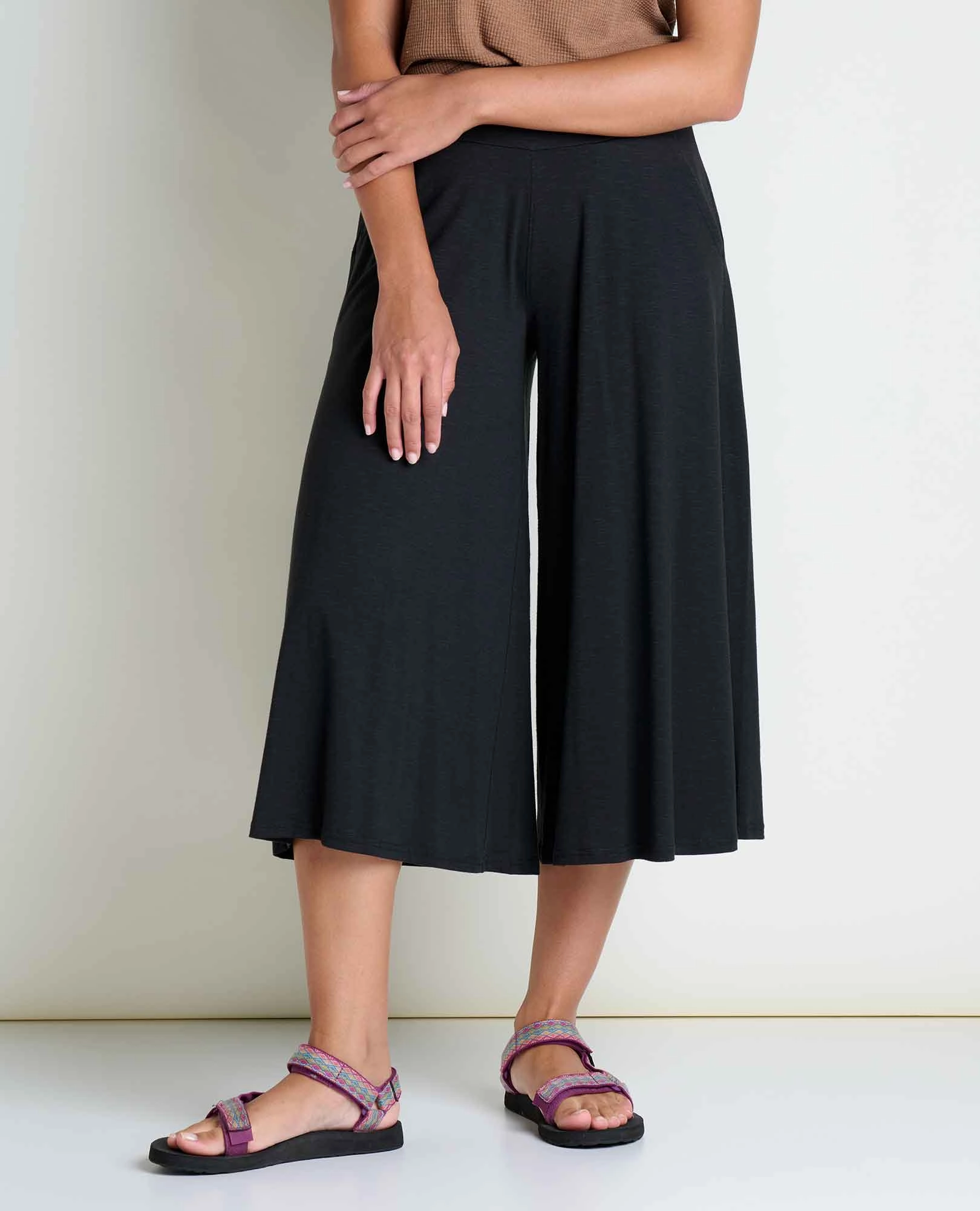 Flattering Cut SecureClosures Chaka Culotte Pant