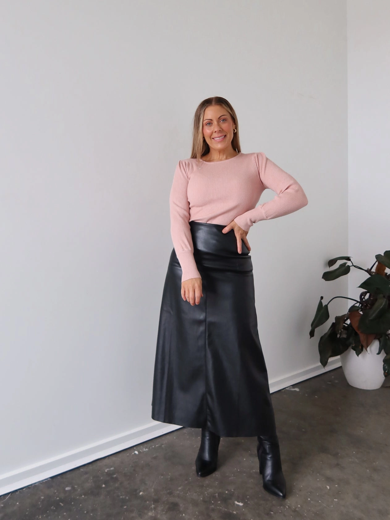 Saffy Skirt - Black Outfit Focus