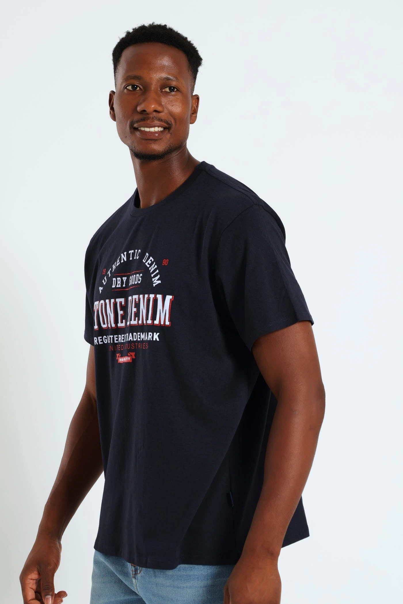 Simple and Light Easy Look City Tee - Navy