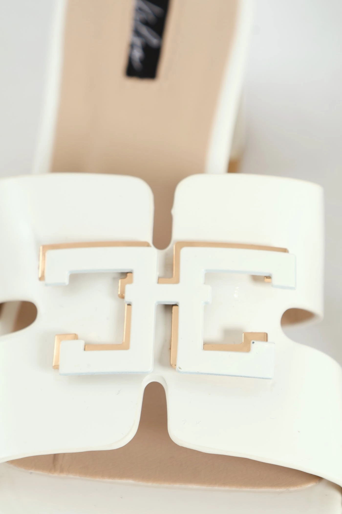 Metal Insert Mule Heel With Wide Vamp & Trim - White Flex grooves