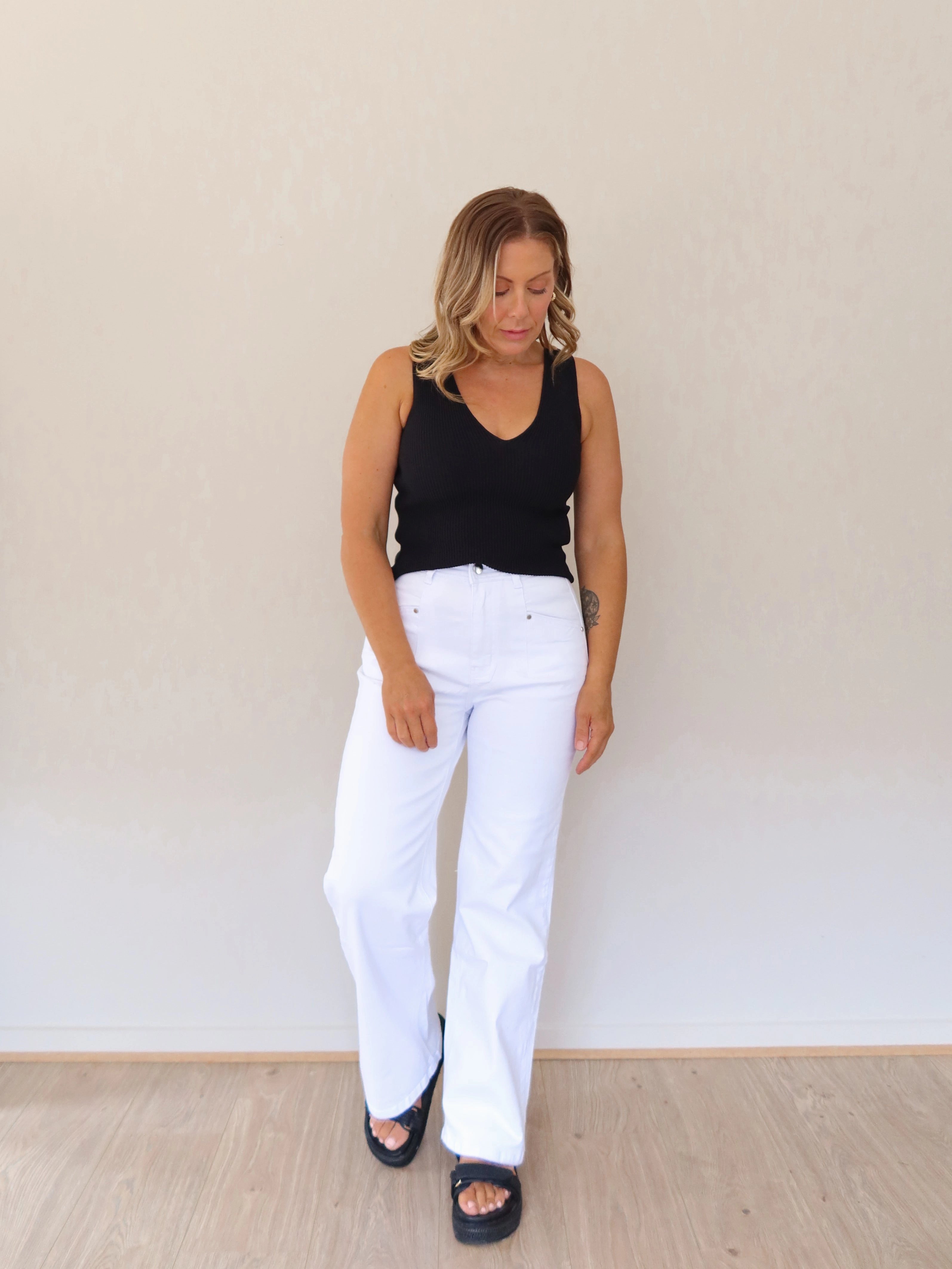 Tucker Jeans Barrel Leg Construction