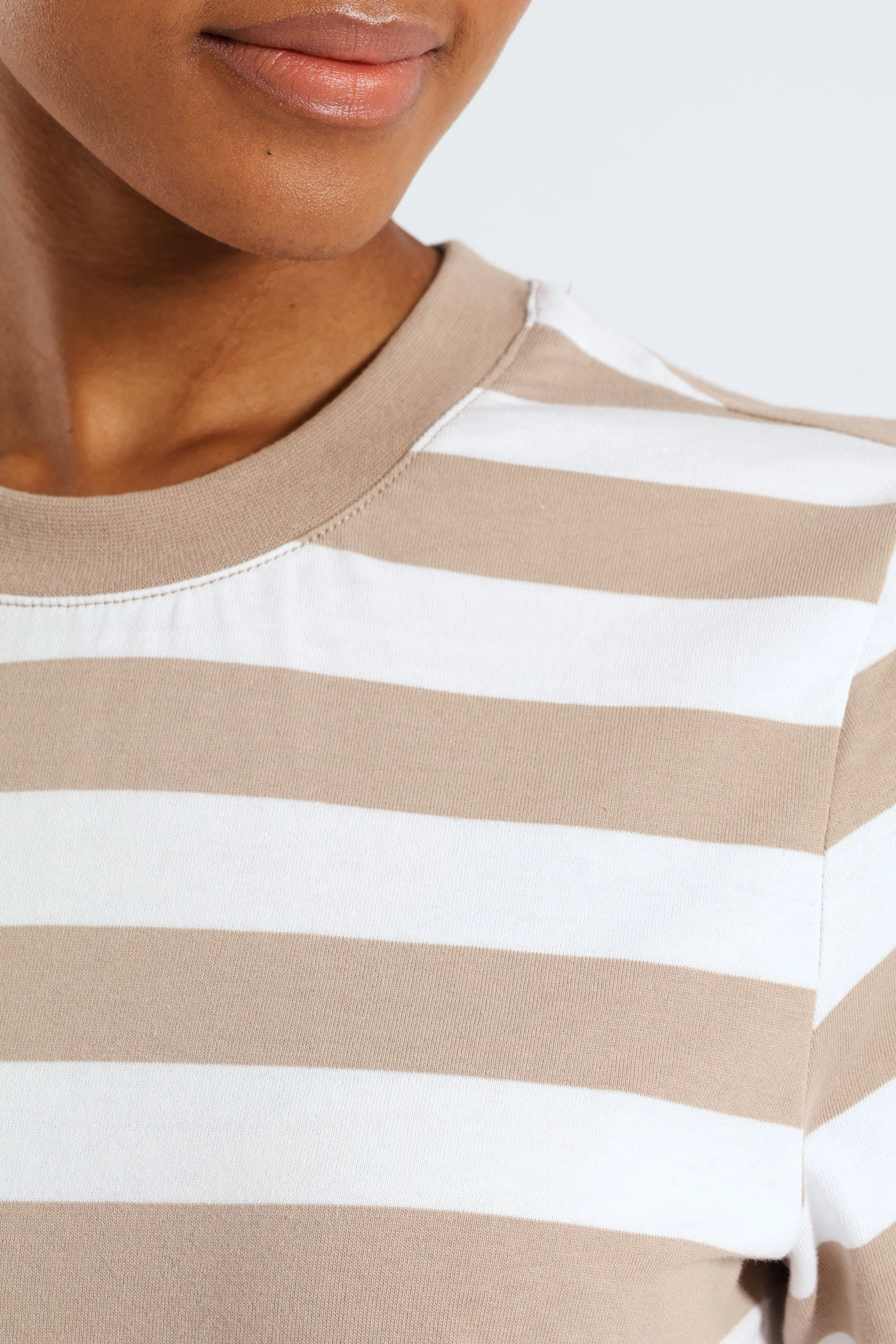 UV protection layer Plain Rib Neck Bold Stripe Boxy Tee - White/Mocha