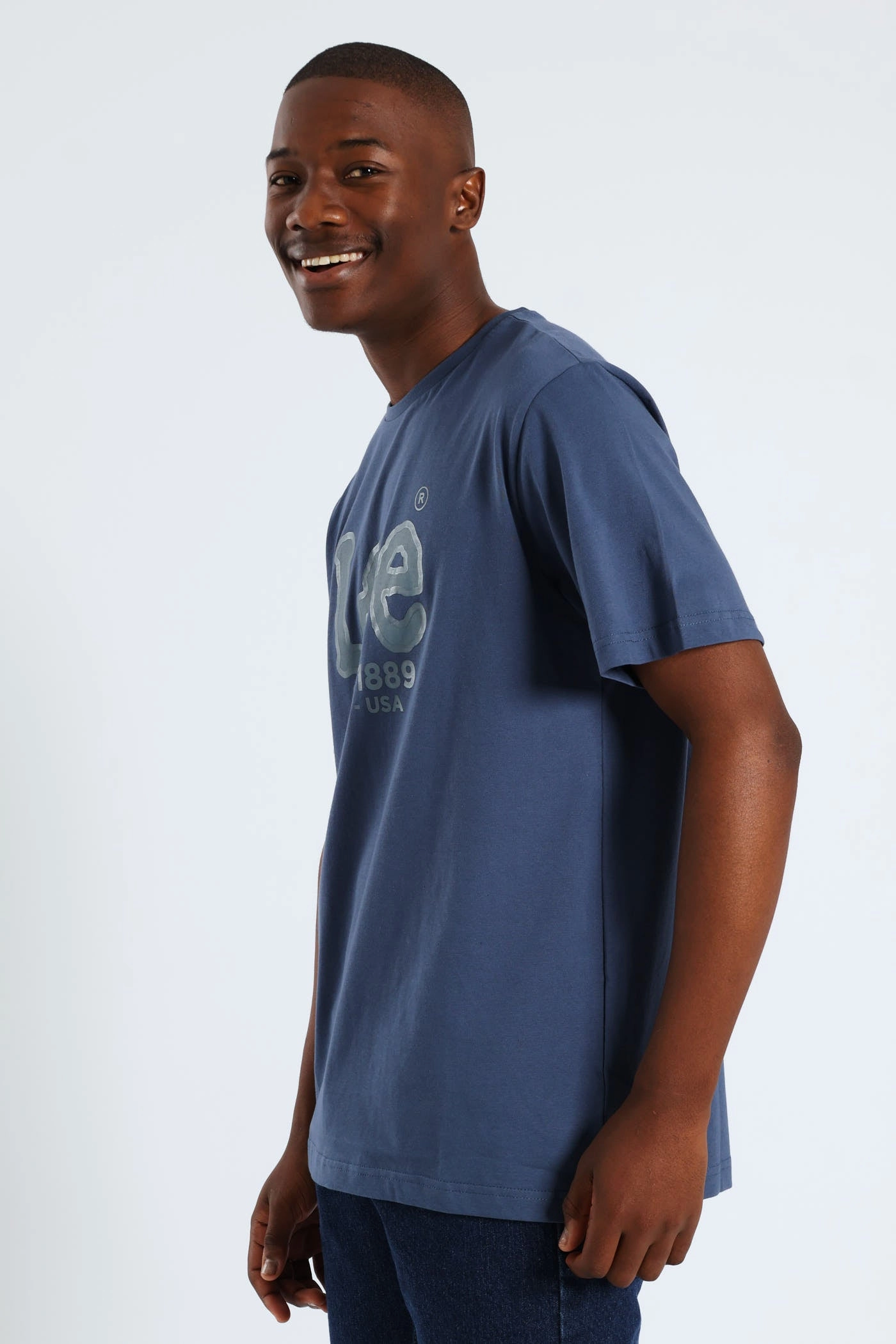 Comfy Essentials Wear Travel Wear Gel Outline Logo Tee - Blue