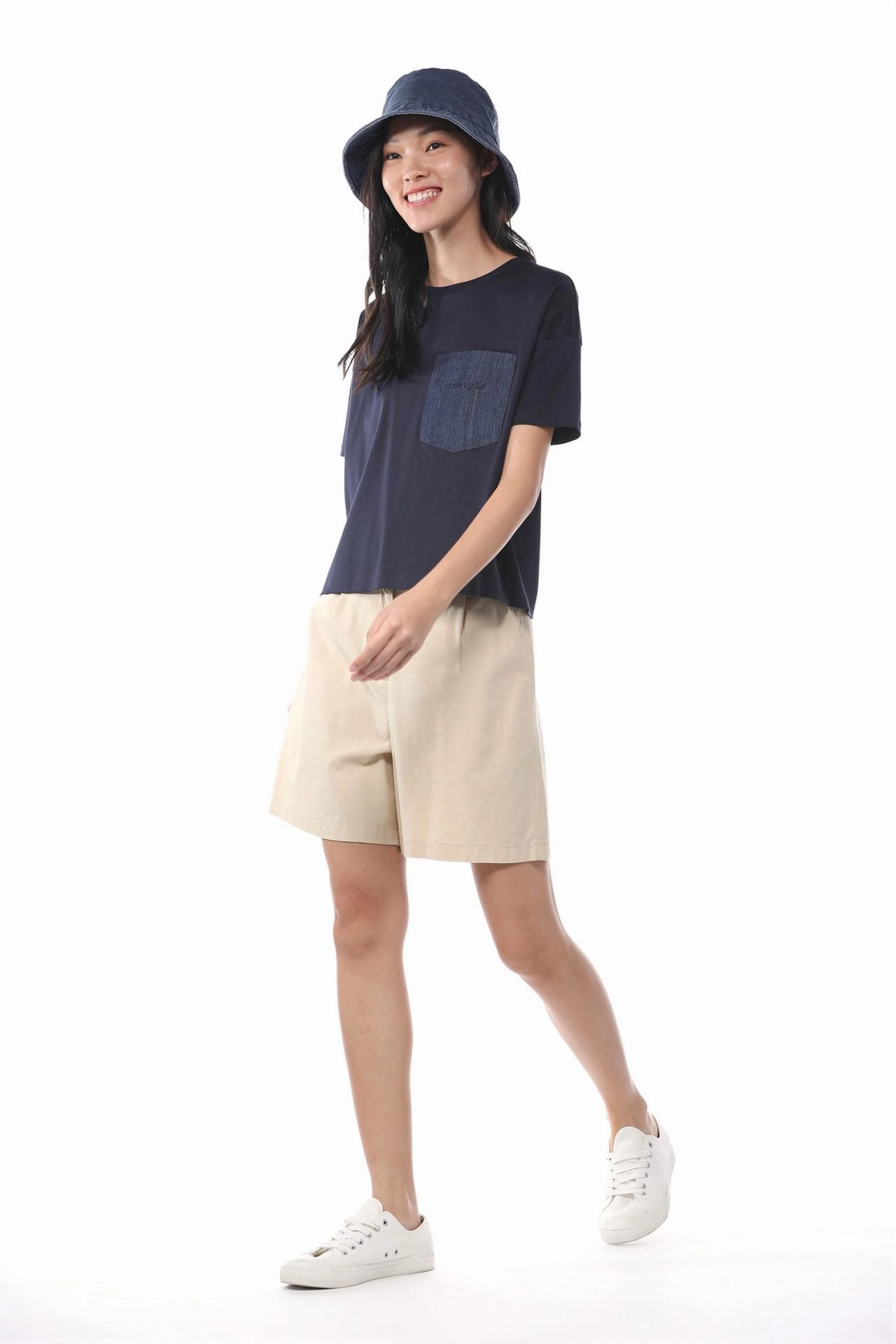 Cotton Patch Pocket Embroidery Tee Layered Hem Design Casual Layer Wear