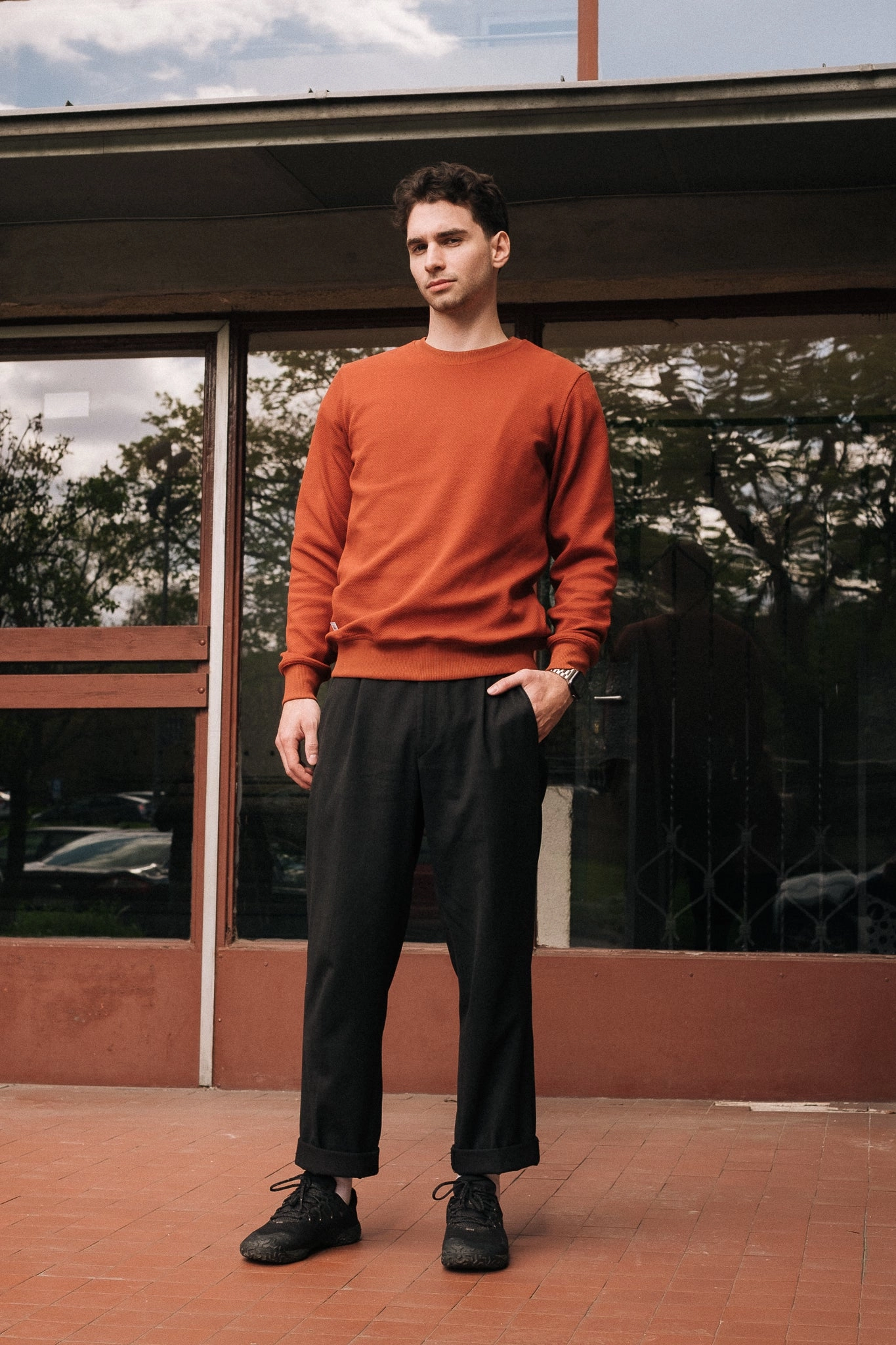 Comfy Street Minimalist Design CREWNECK / 3D HENNA