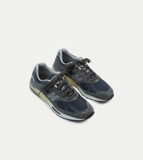 New Balance Dark Gull Grey Made in UK 991v2 Trainers velvet - finish - design shoes rock - climbing running shoes