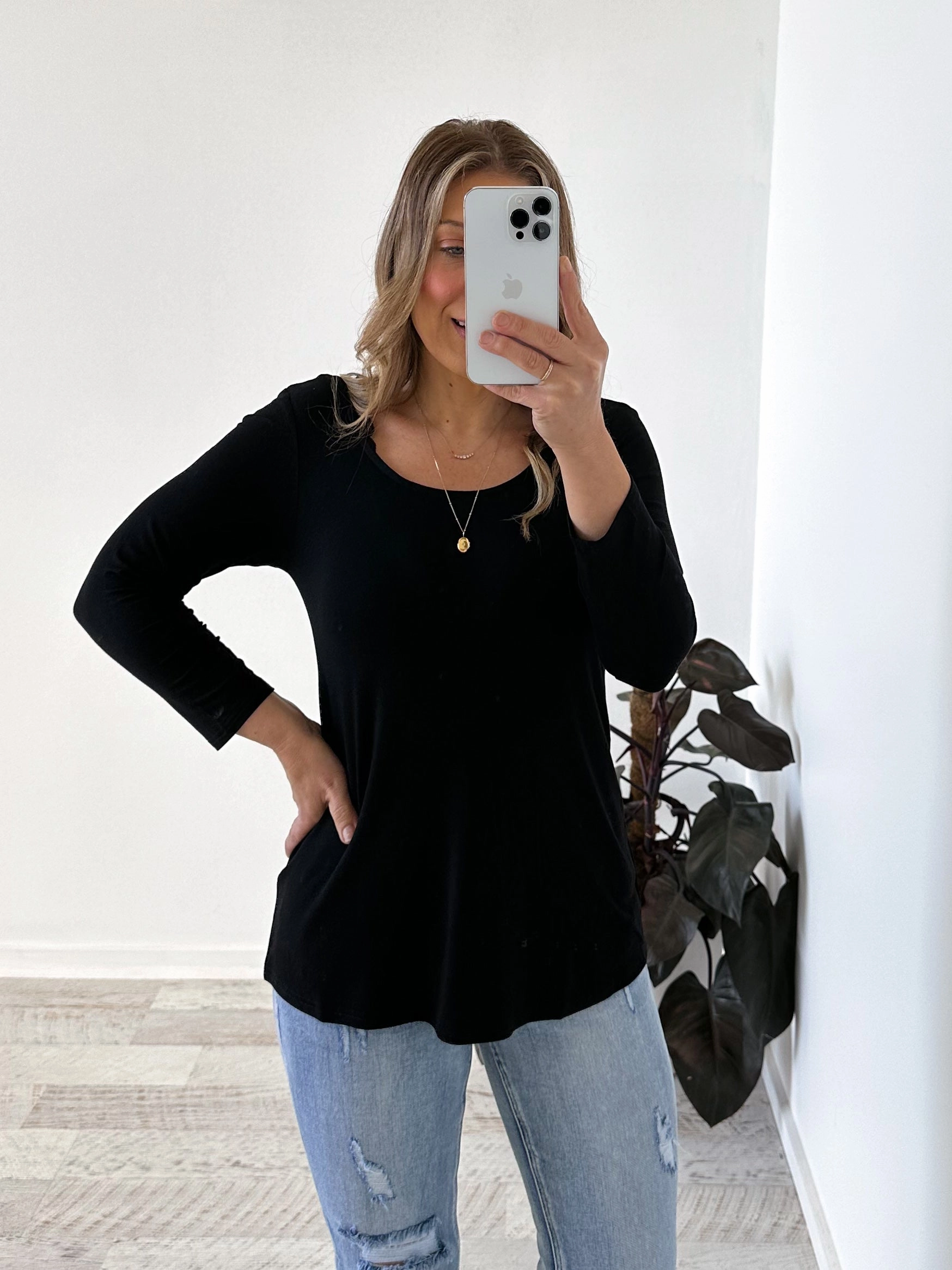 Lynette Long Sleeve Top - Black Beach Vacation High End Product