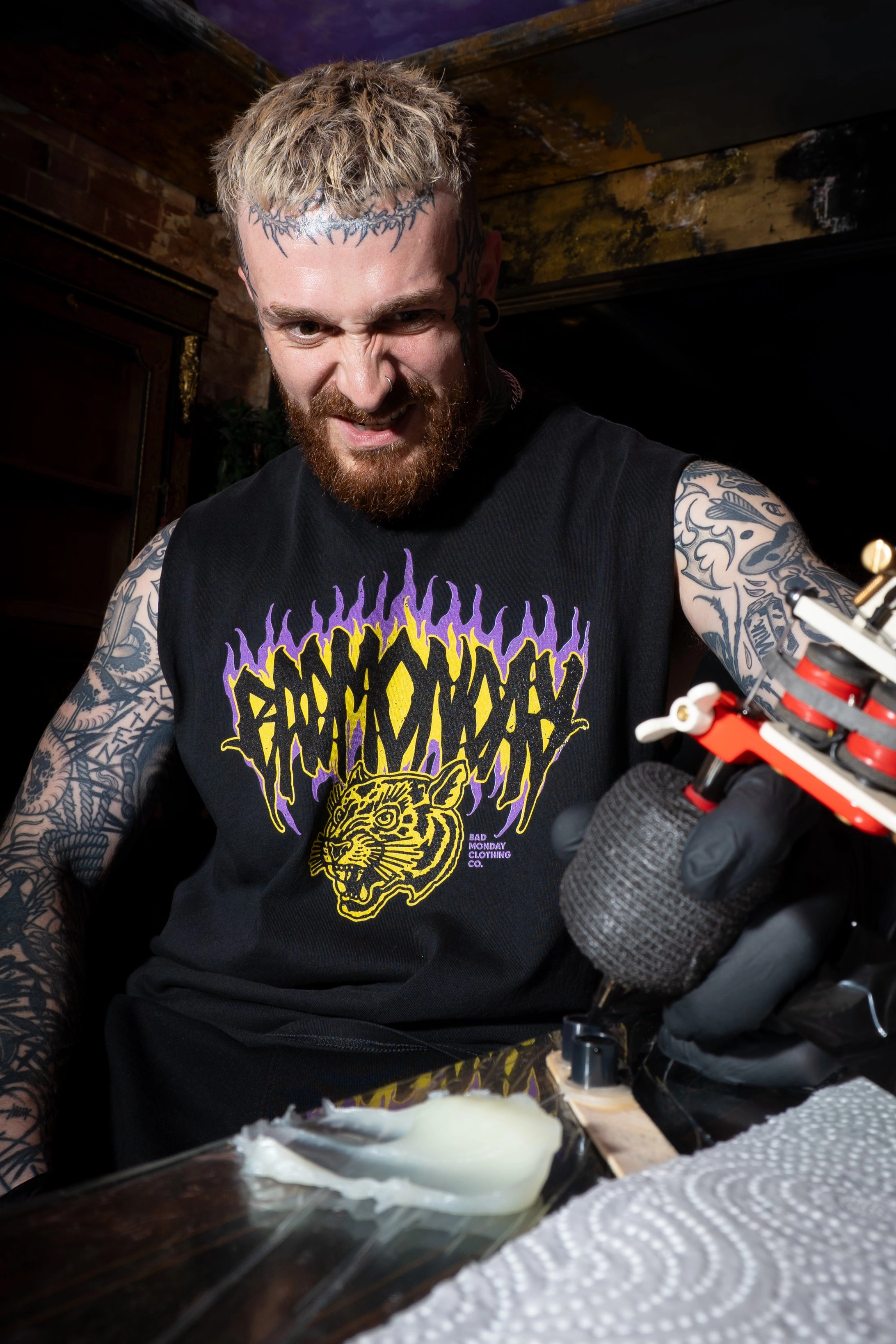 Metal Tiger Heavy Vest / Front Print PocketDetails