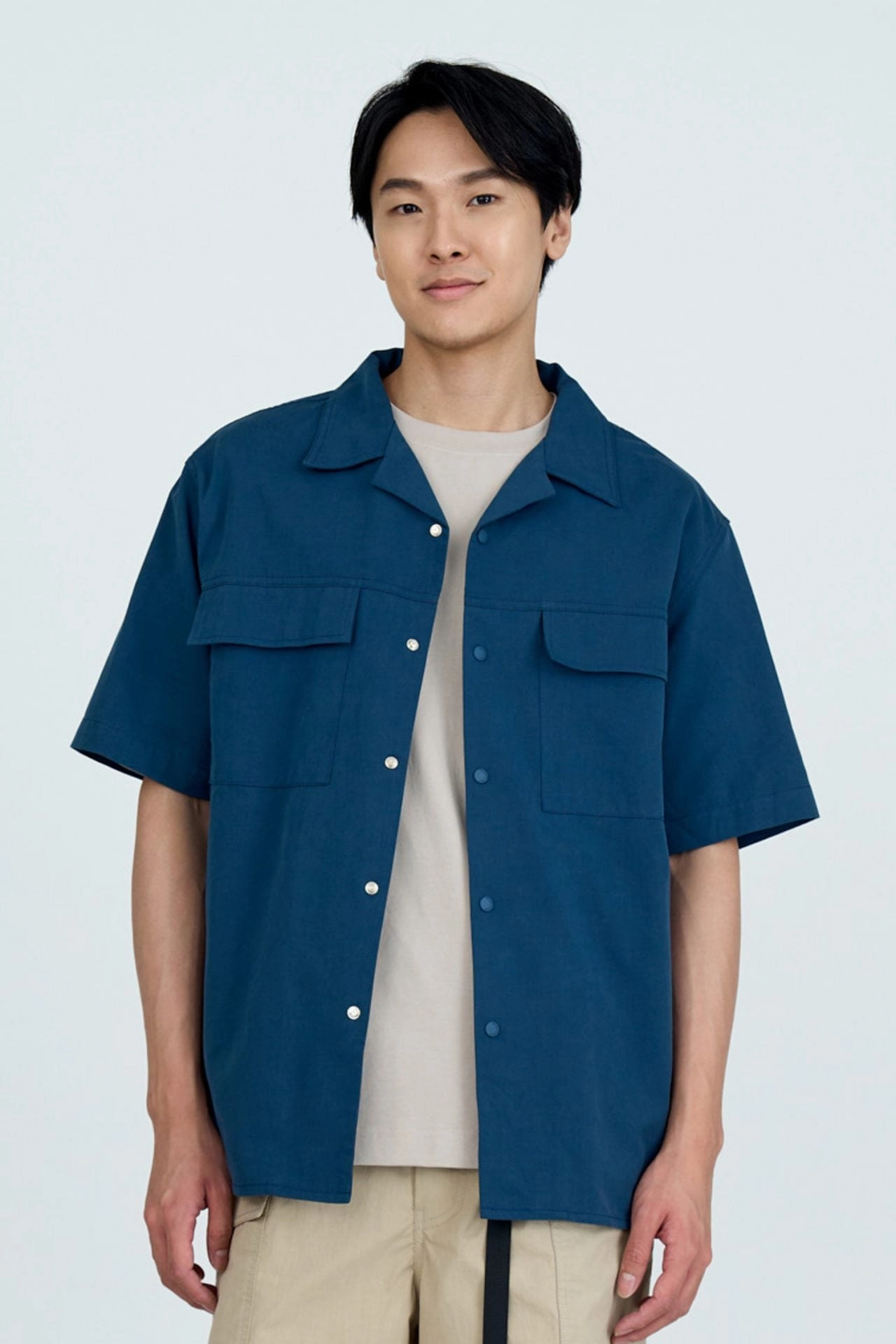 Relaxed-Fit Flapped Pocket Cuban Collar Top - Navy [AT] Comfortable Travel Essential
