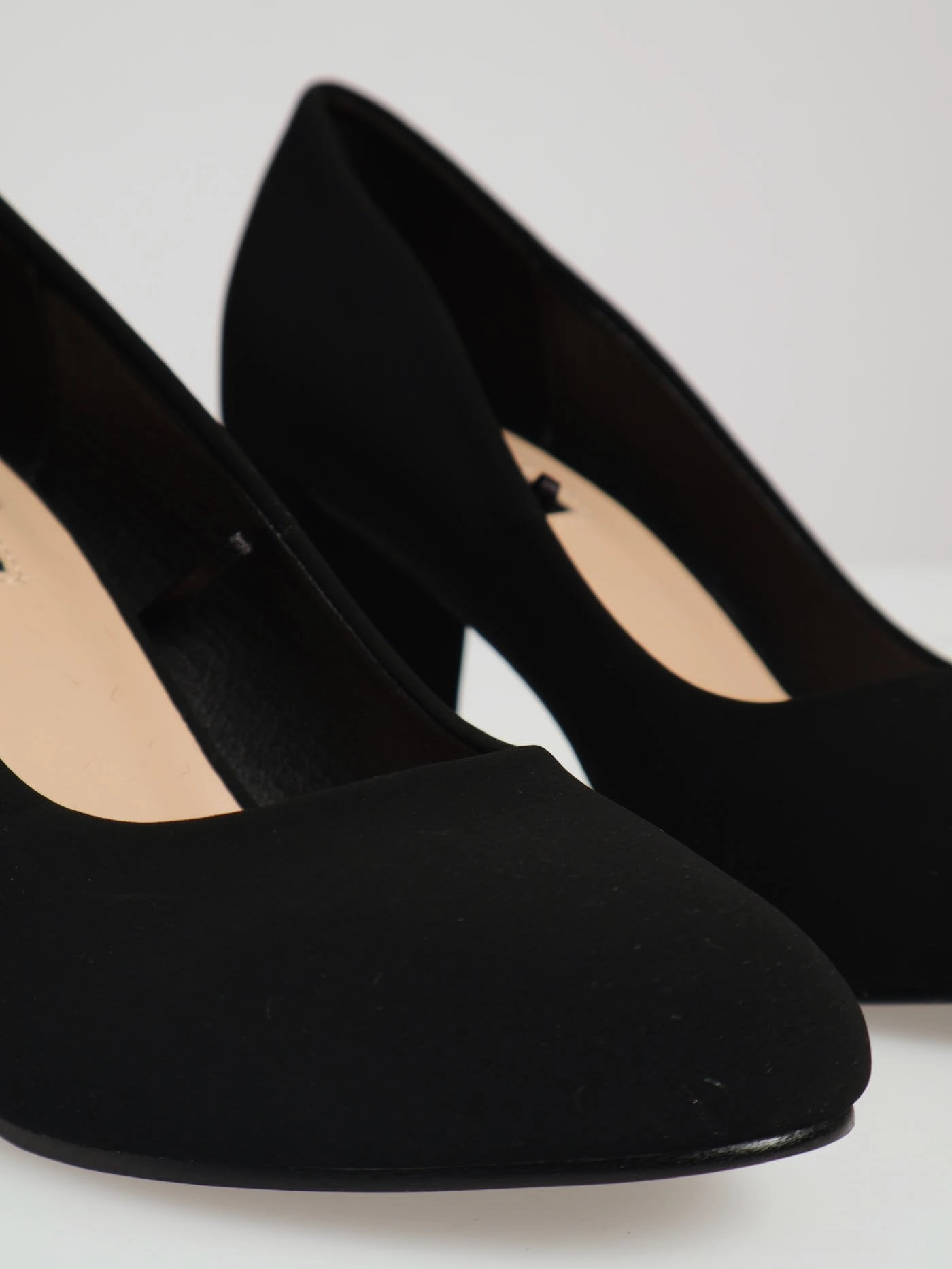 Premium Pumps Almond Toe Block Heel - Black