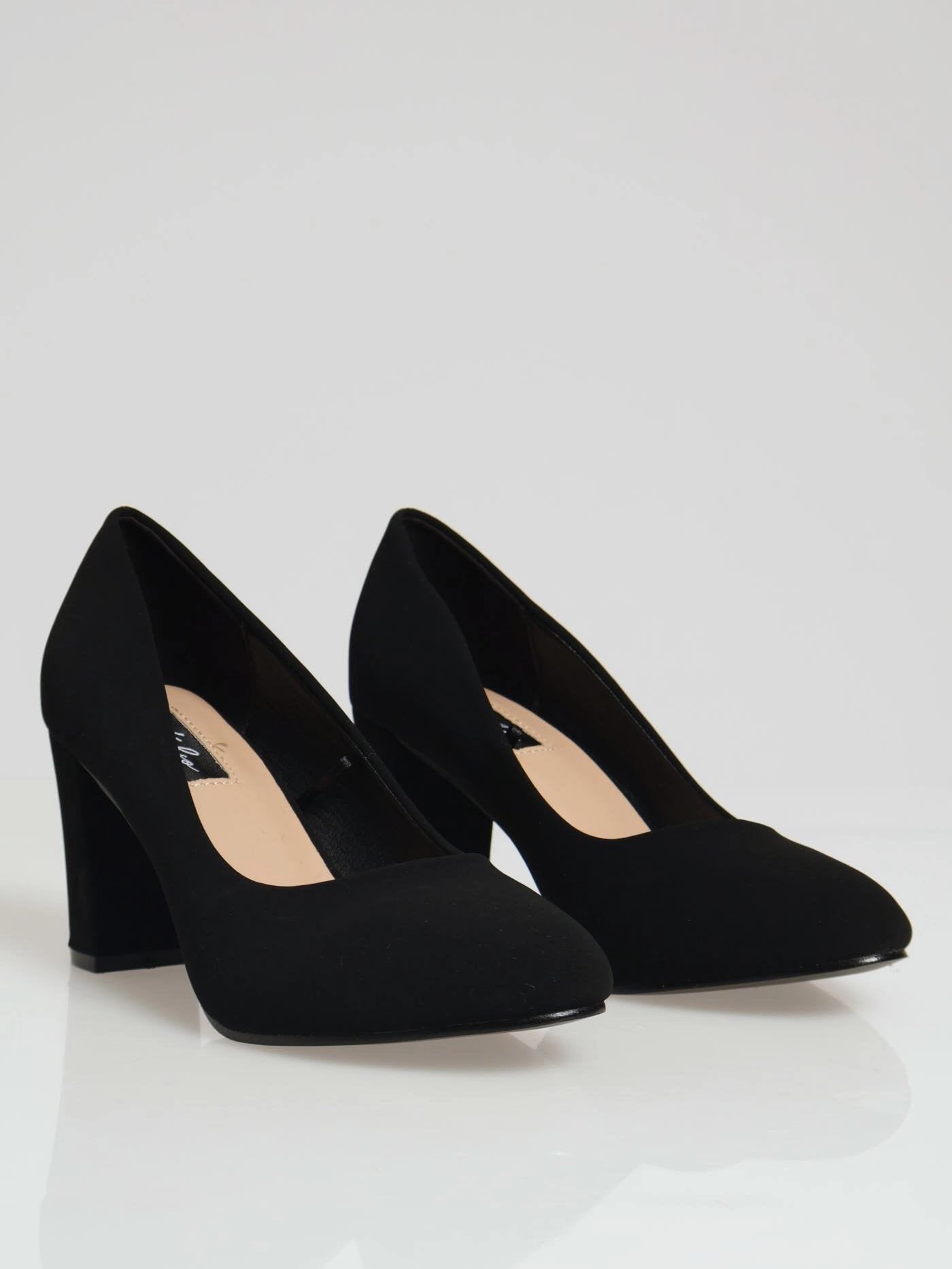 Almond Toe Block Heel - Black Cozy Heels Mood Ready