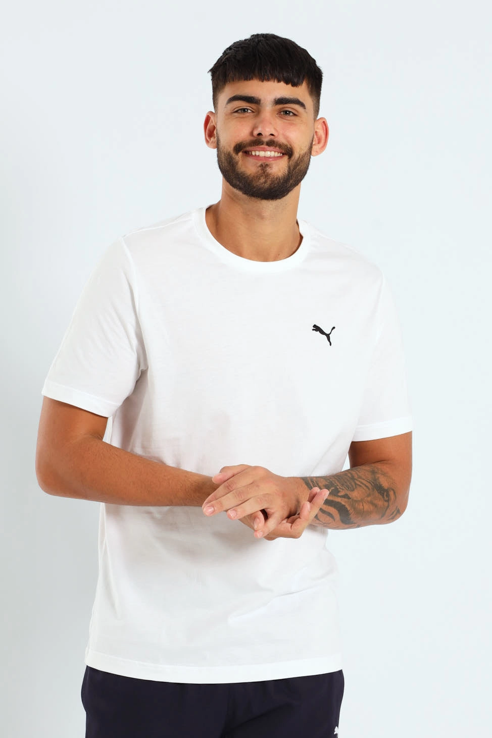 Essential Small Logo Tee - White Urban Fashion Look Daily Comfort Style