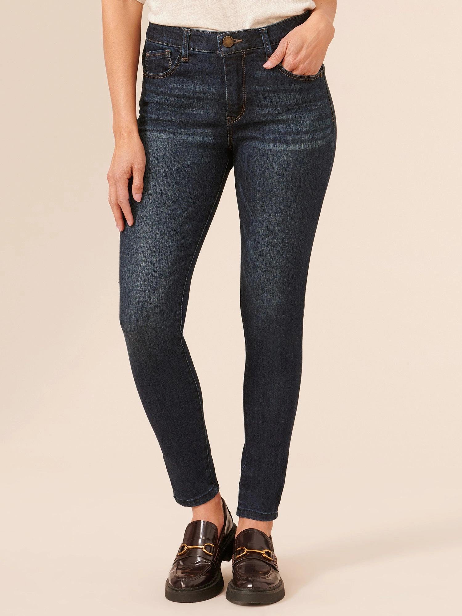 Luxe High Rise "Ab"solution? Ankle Length Skinny Jeans Daytime Look