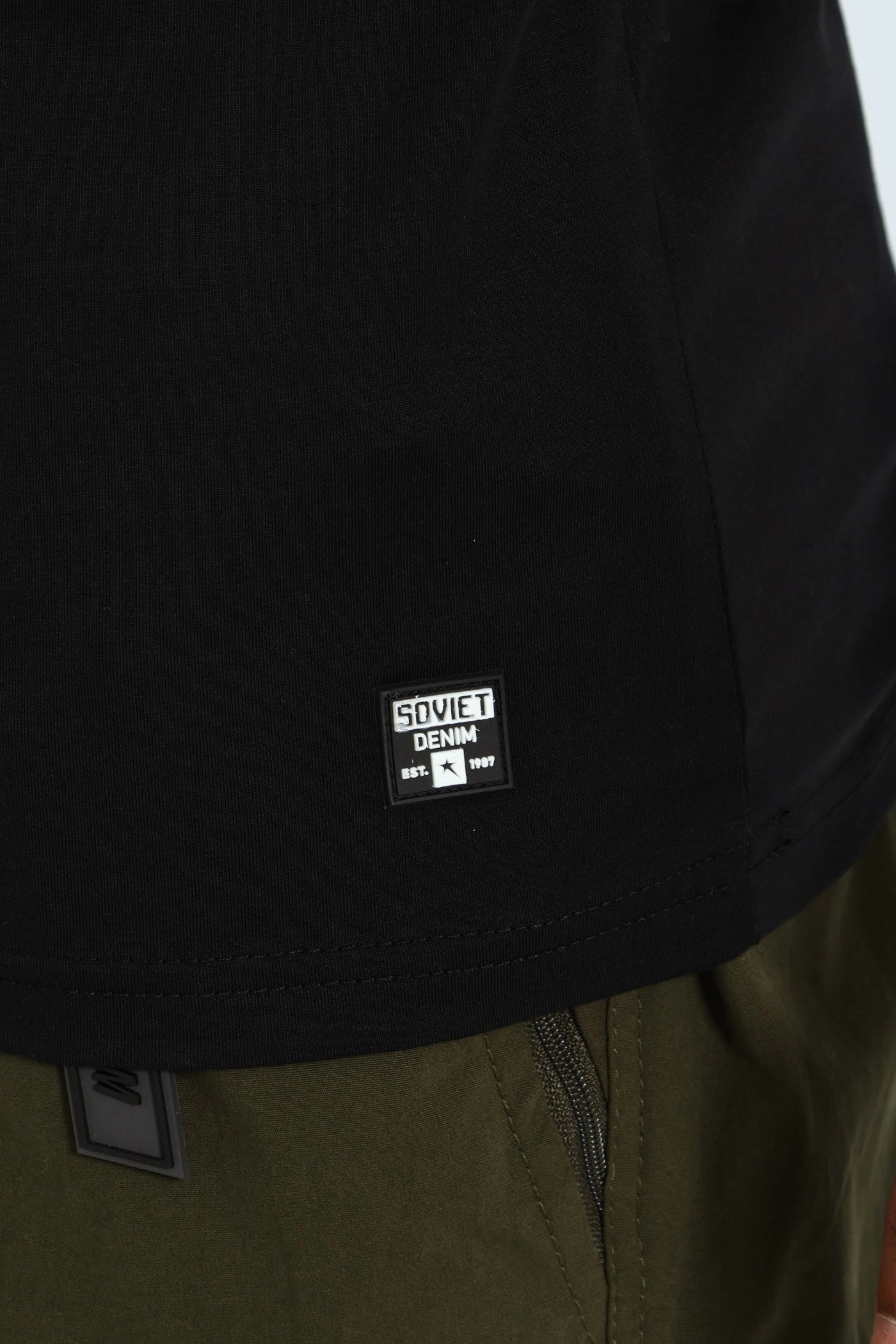 Floral Pattern Playful Design Geoff Tee - Black